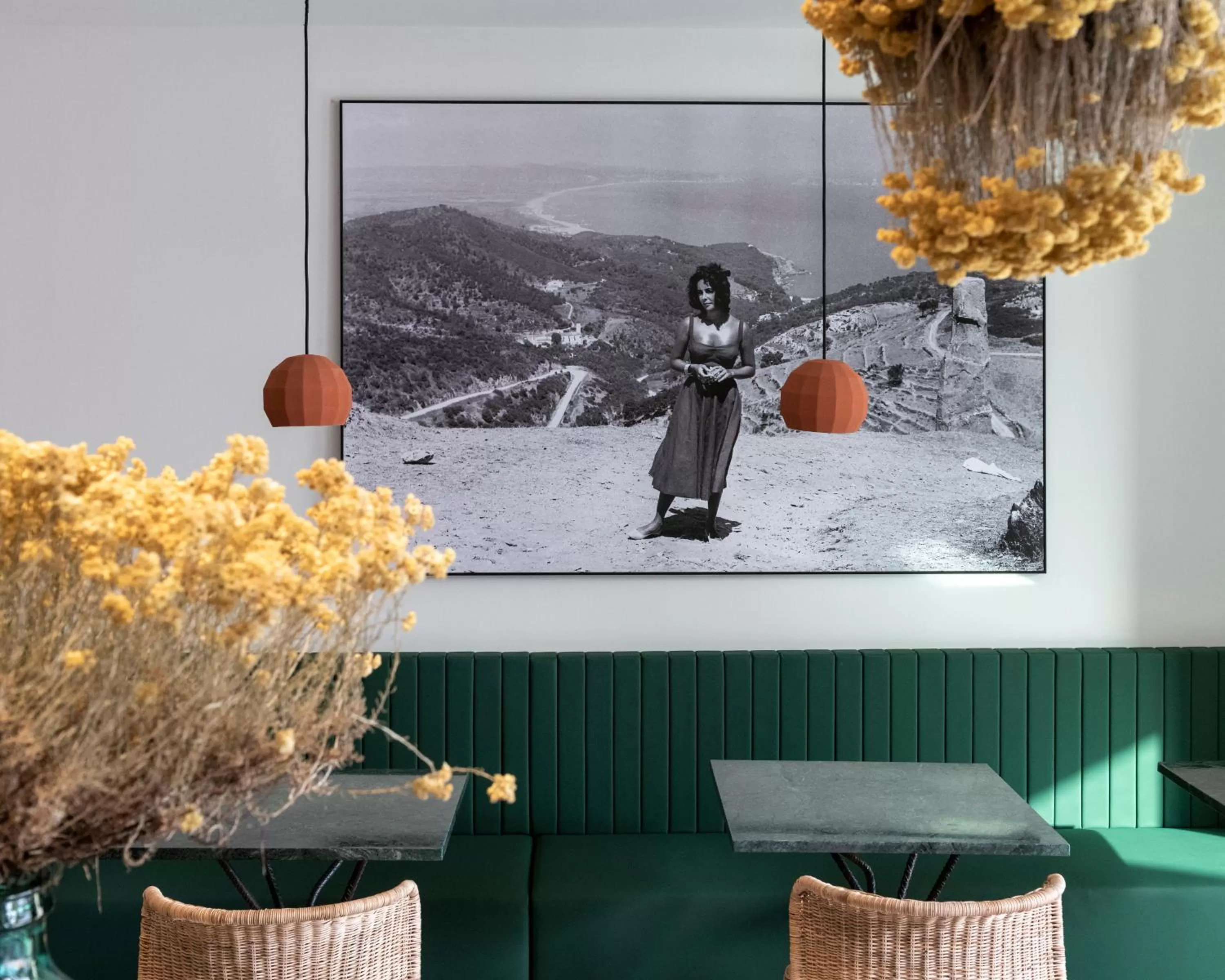 Food and drinks in Alta House Begur