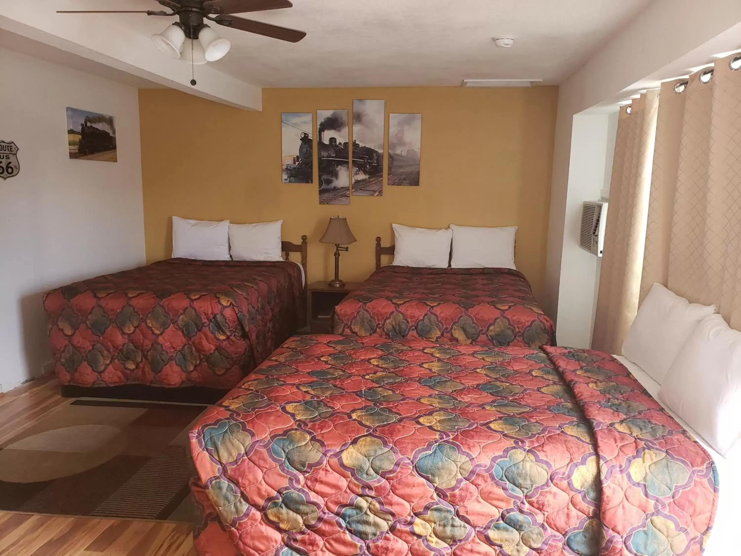 Bed in Deluxe Inn