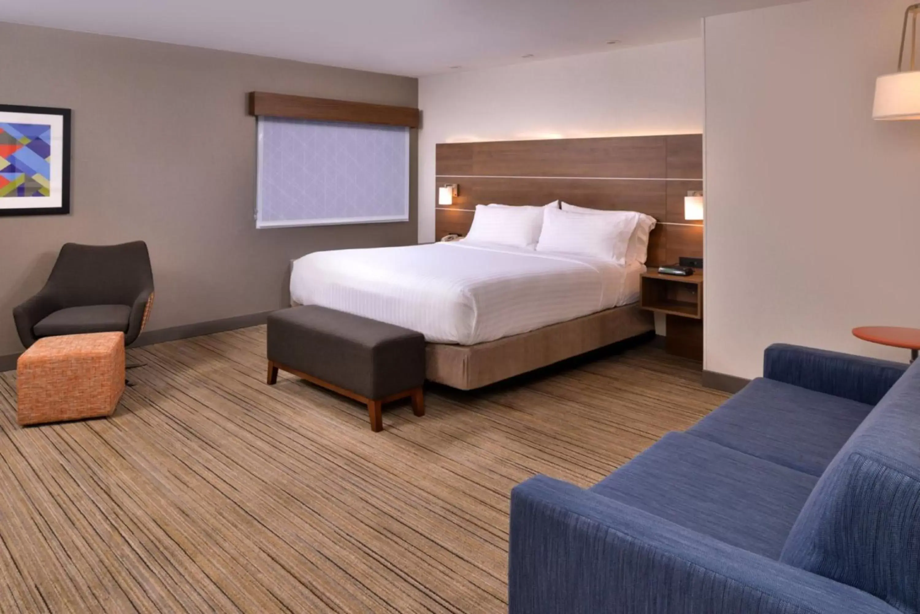 Bedroom, Bed in Holiday Inn Express Walnut Creek, an IHG Hotel