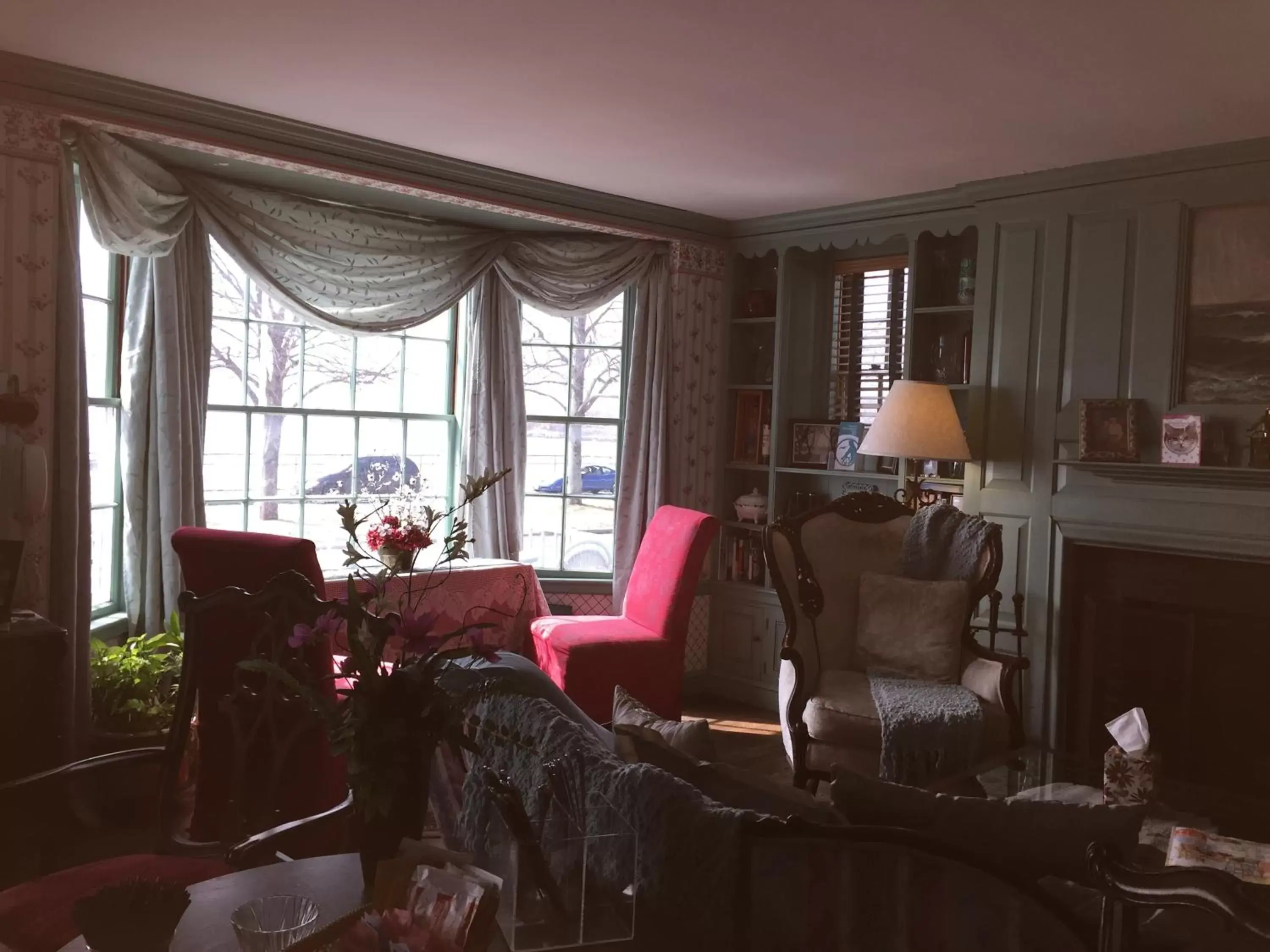 Living room, Seating Area in Harborview Inn