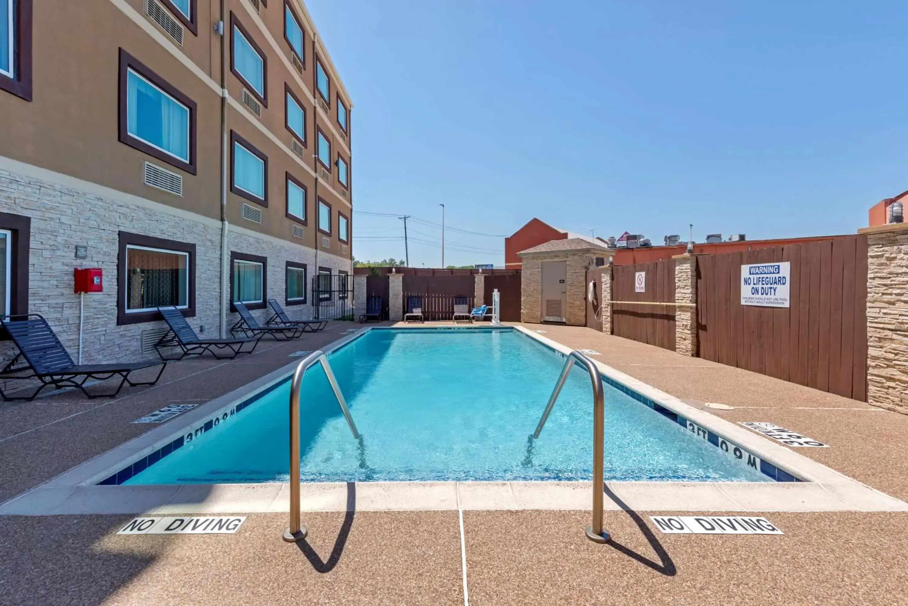 Pool view, Swimming Pool in Best Western Plus Arlington North