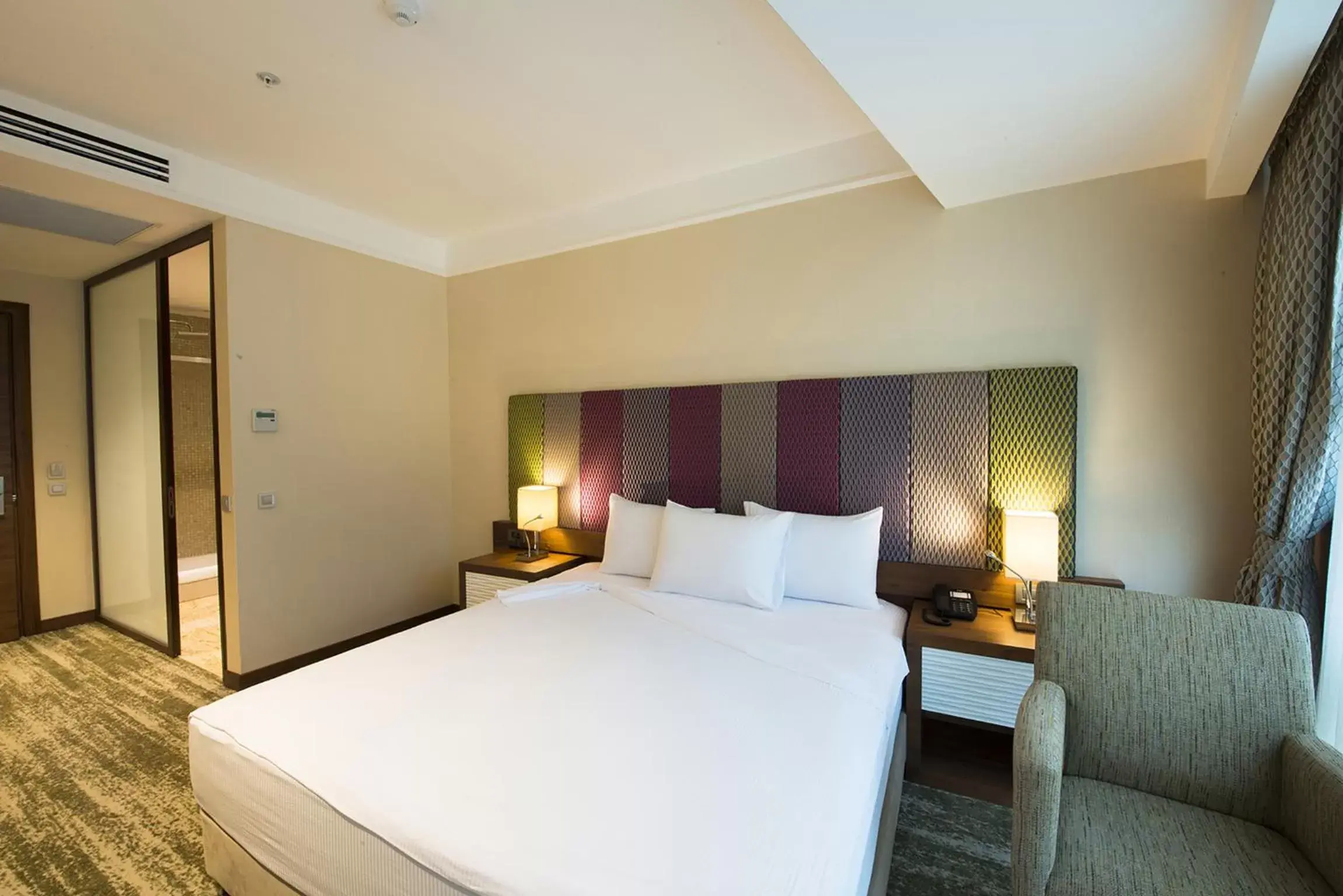 Photo of the whole room, Bed in Ramada by Wyndham Gemli̇k