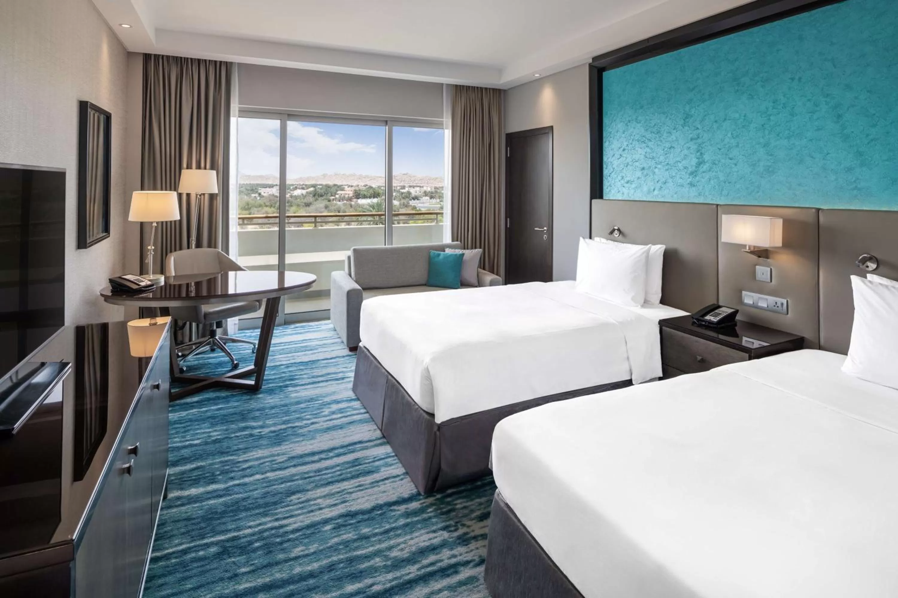 TV and multimedia, Bed in Radisson Blu Hotel & Resort, Al Ain