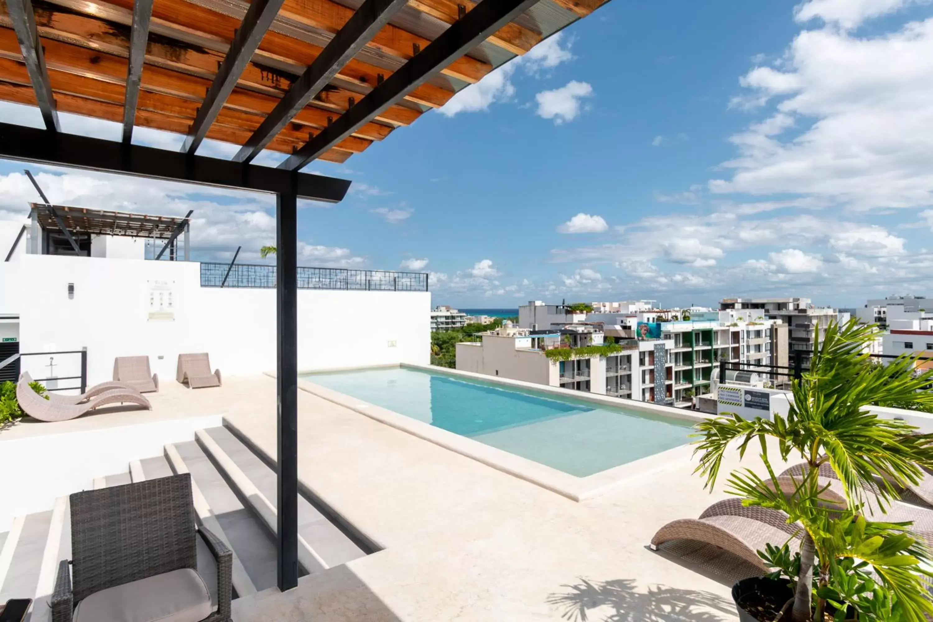 Balcony/Terrace, Swimming Pool in Torre Diez