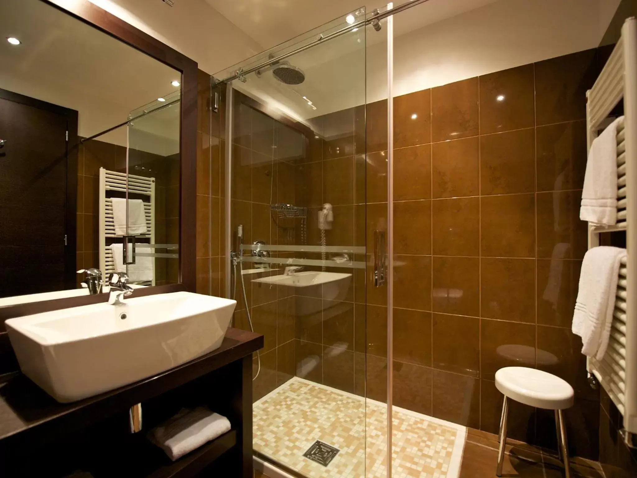 Shower, Bathroom in Mercure Bergamo Aeroporto