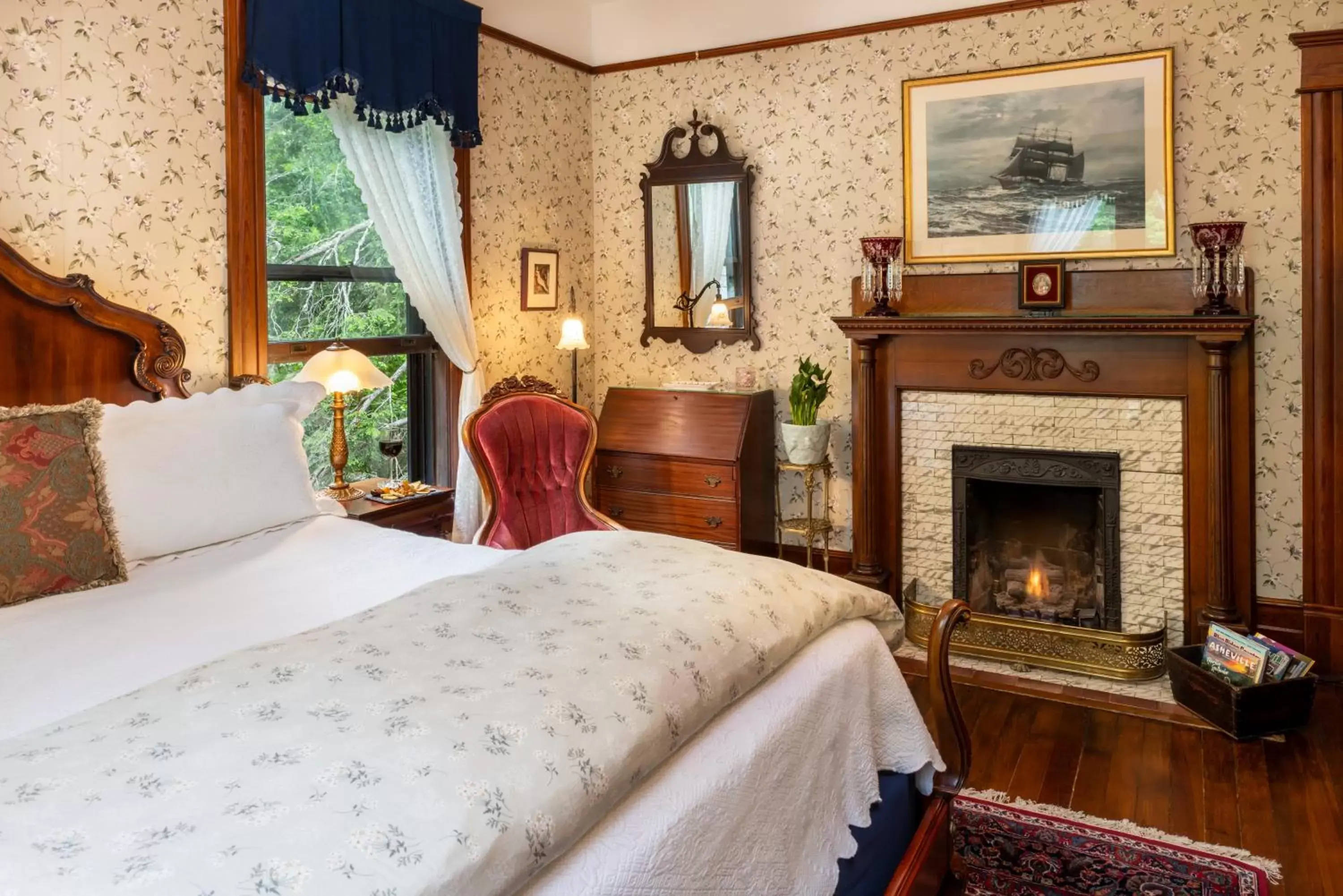 Bedroom, Bed in The 1899 Wright Inn & Carriage House