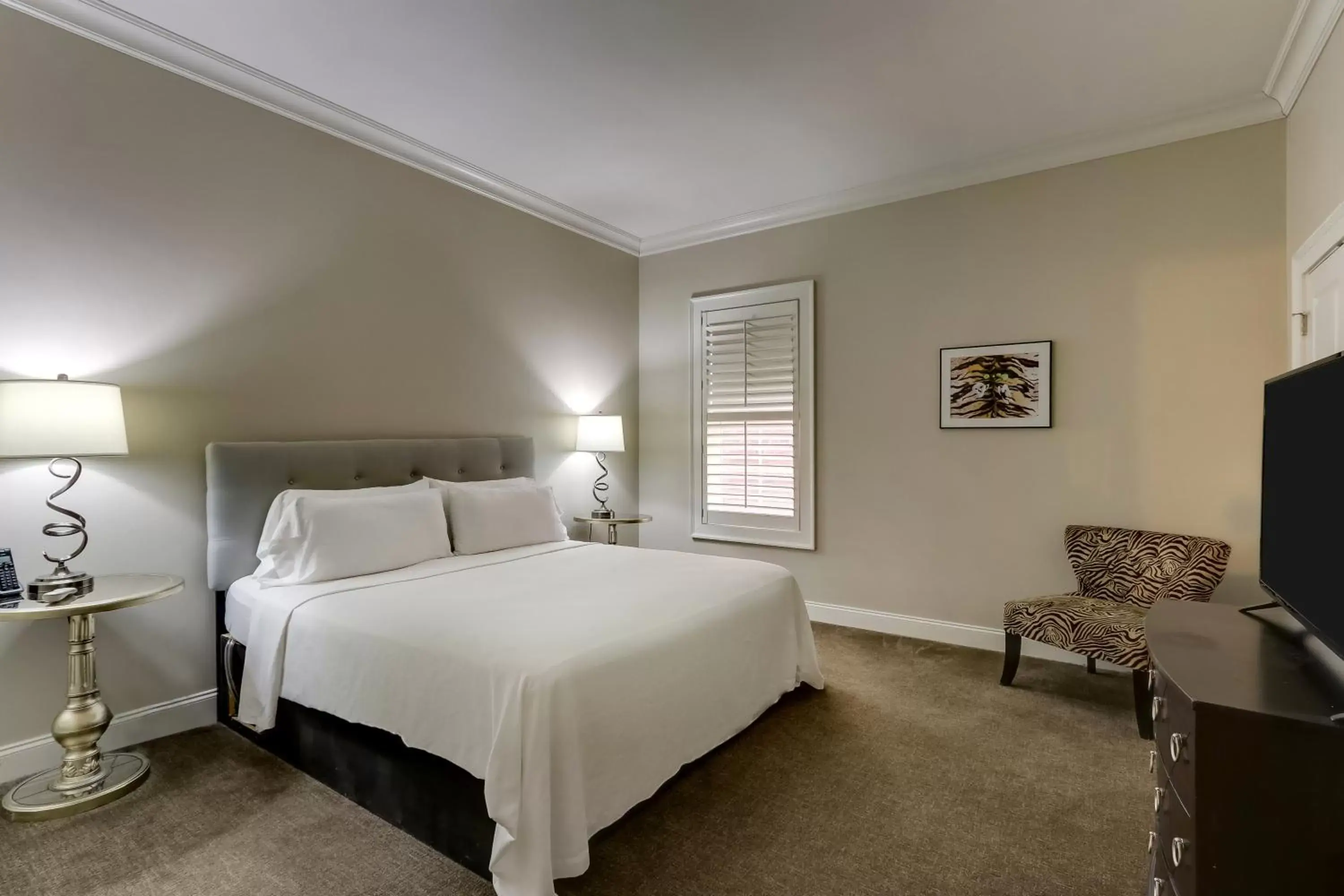 Bedroom, Bed in The Mantissa Hotel
