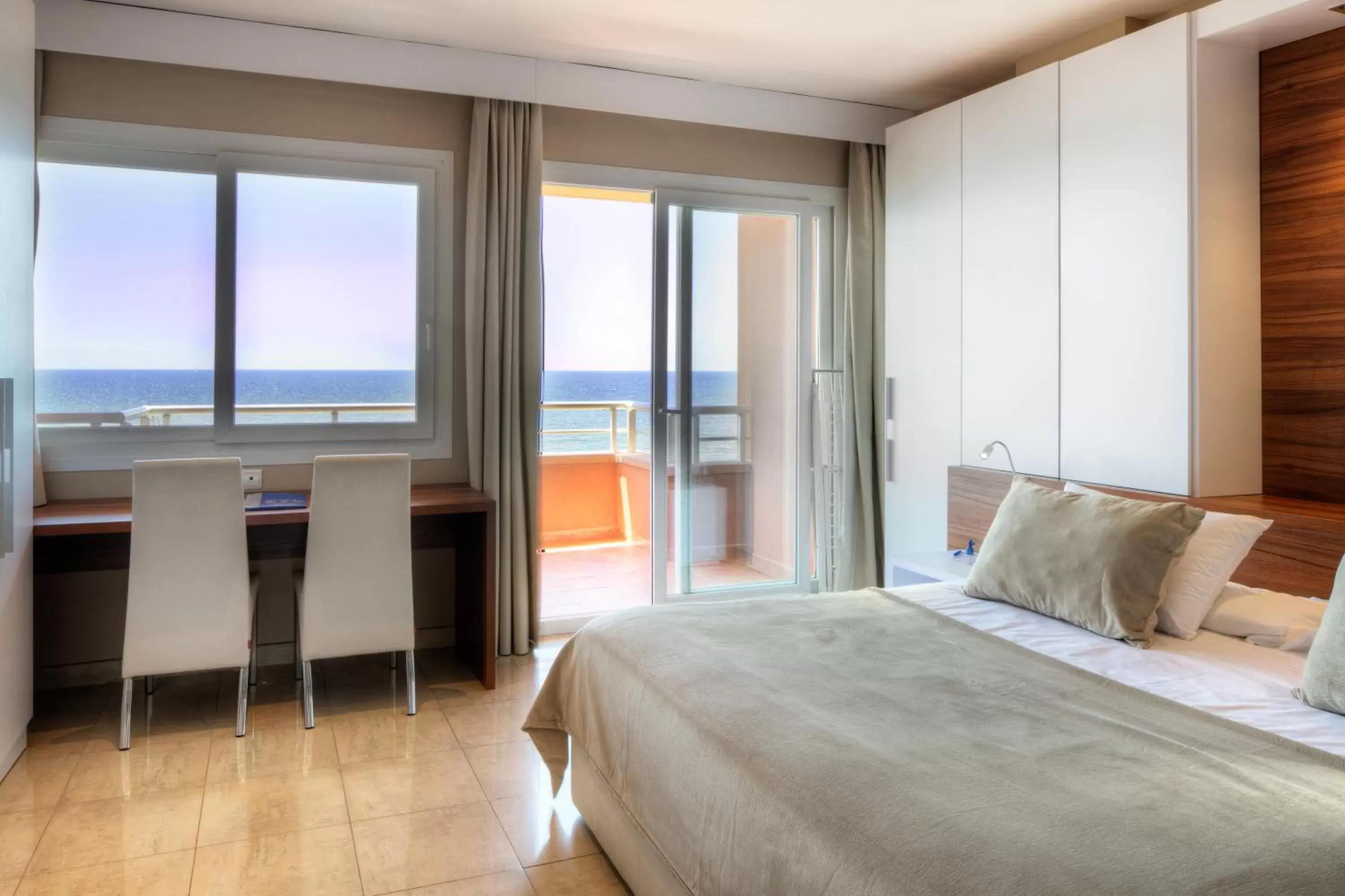 Bedroom, Bed in Sunway Playa Golf & Spa Sitges