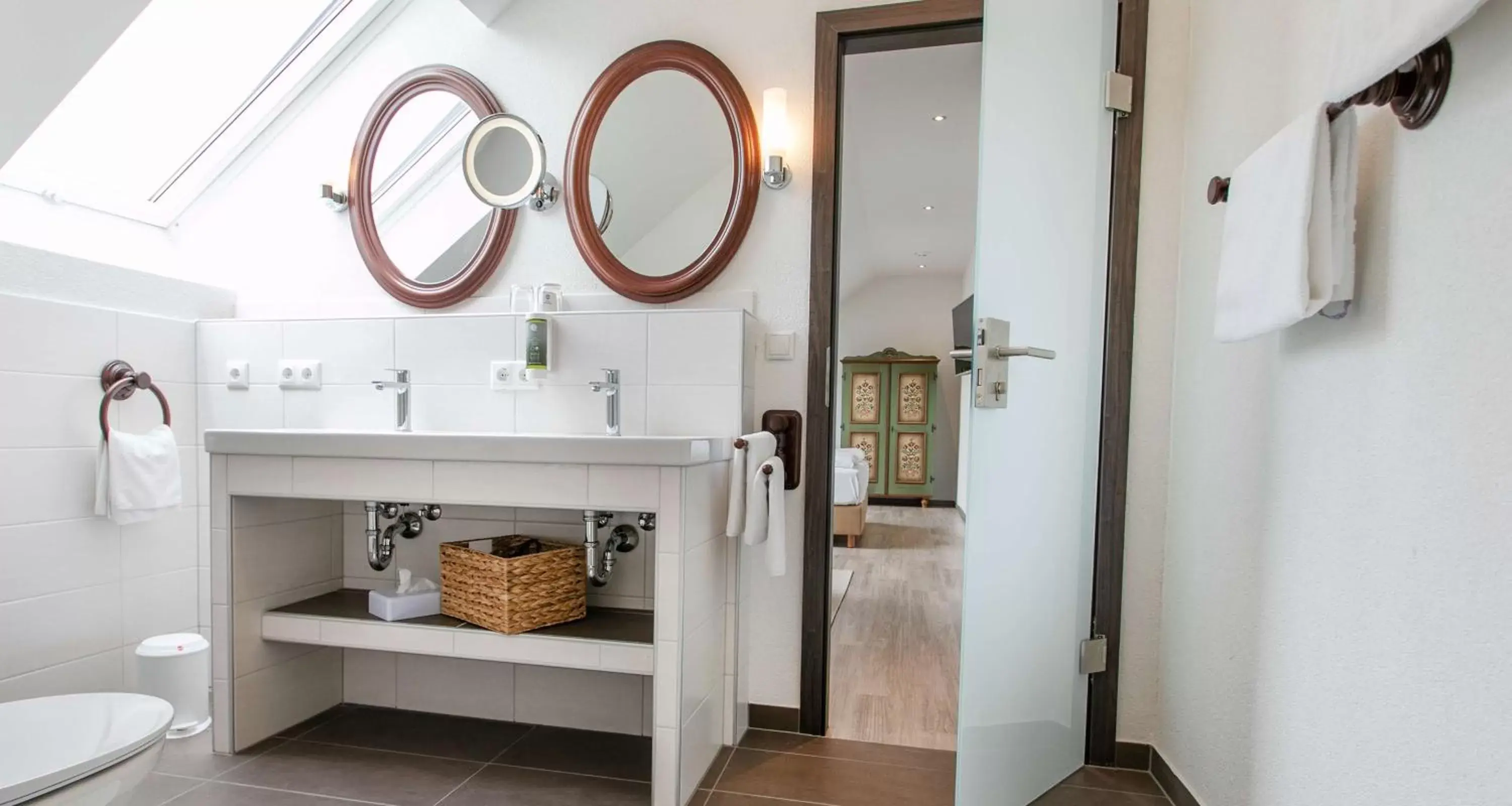Bathroom, Kitchen/Kitchenette in Best Western Hotel Polisina