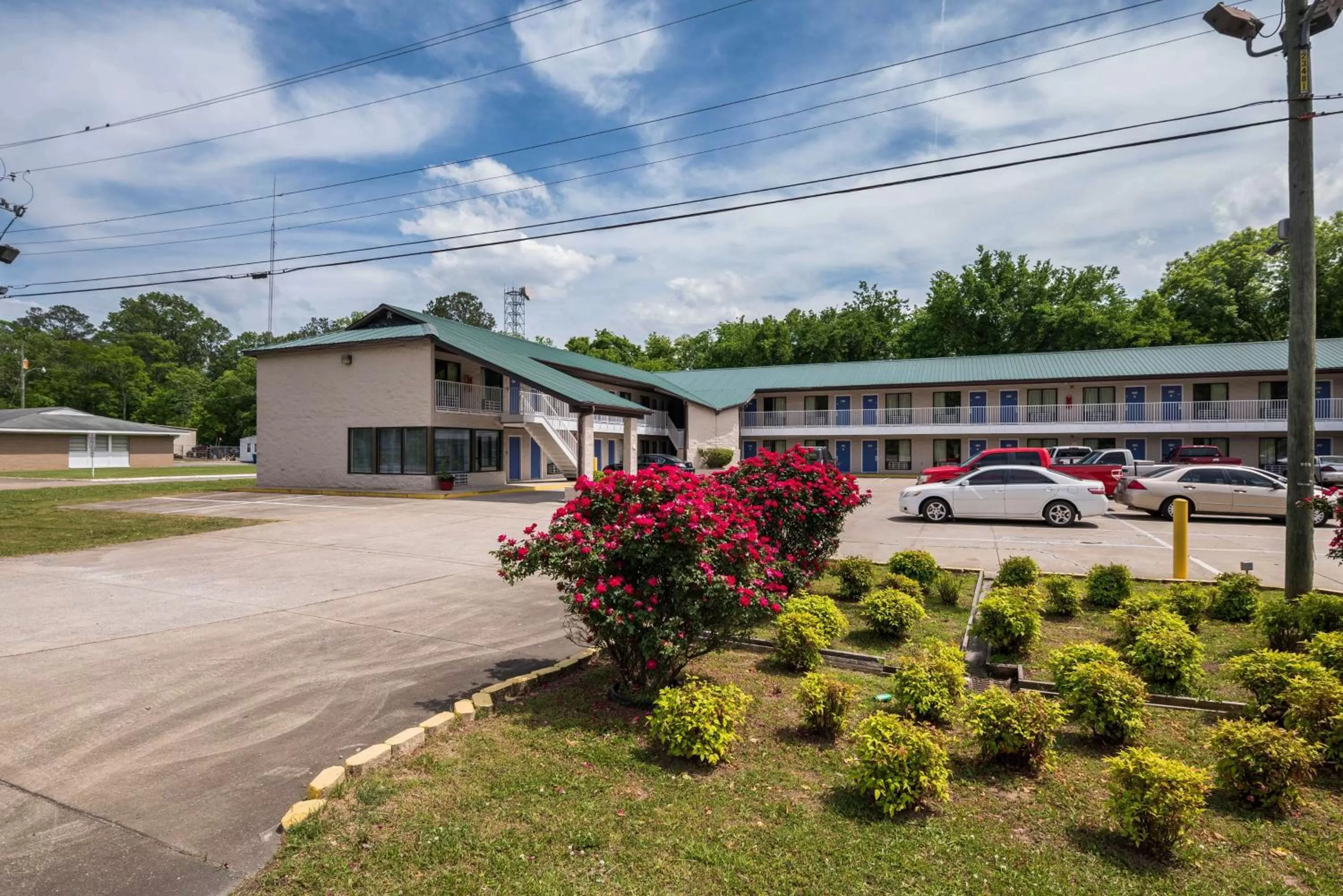 Property building in Motel 6-Attalla, AL