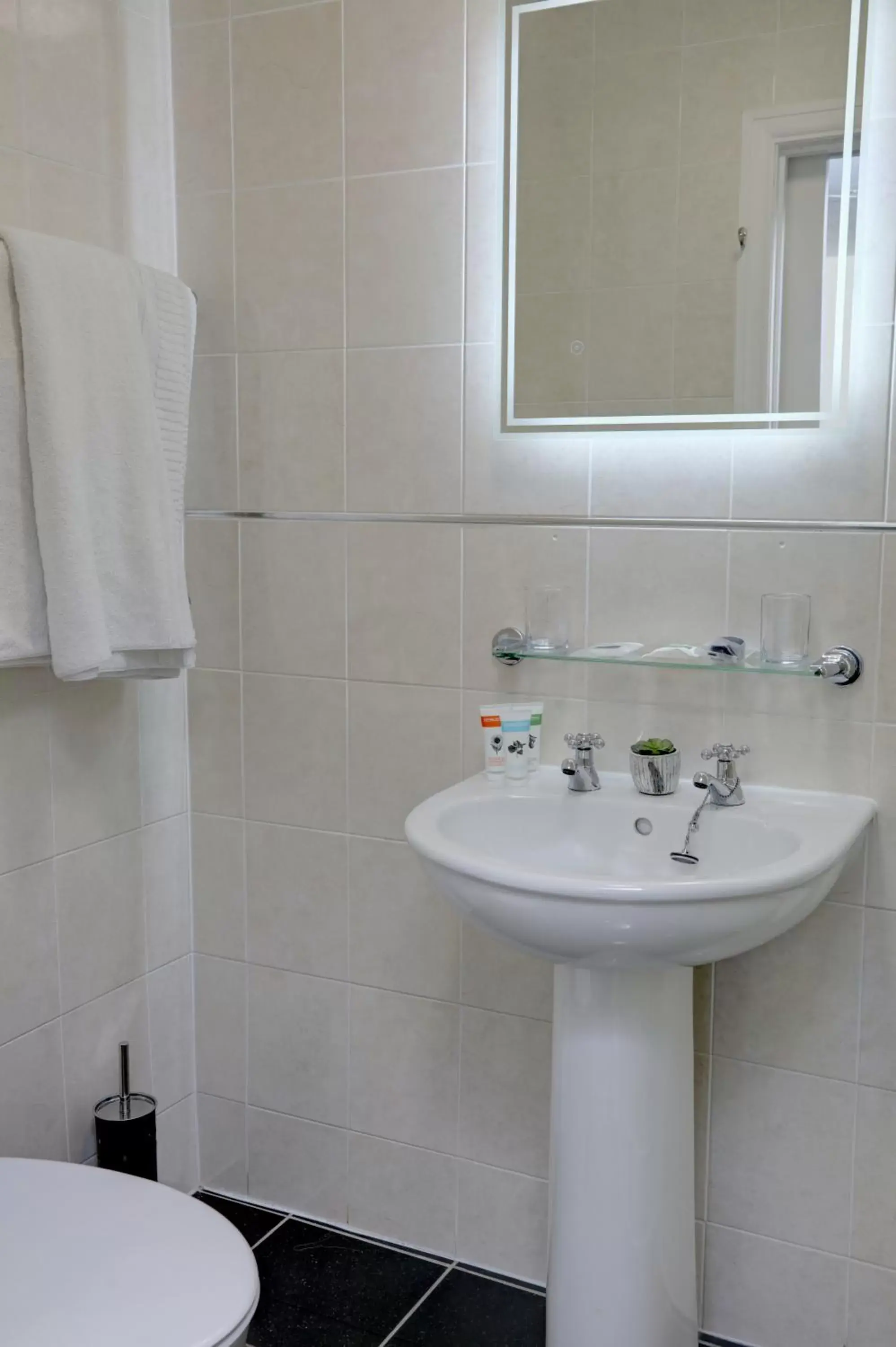 Bathroom in Best Western Bolholt Country Park Hotel