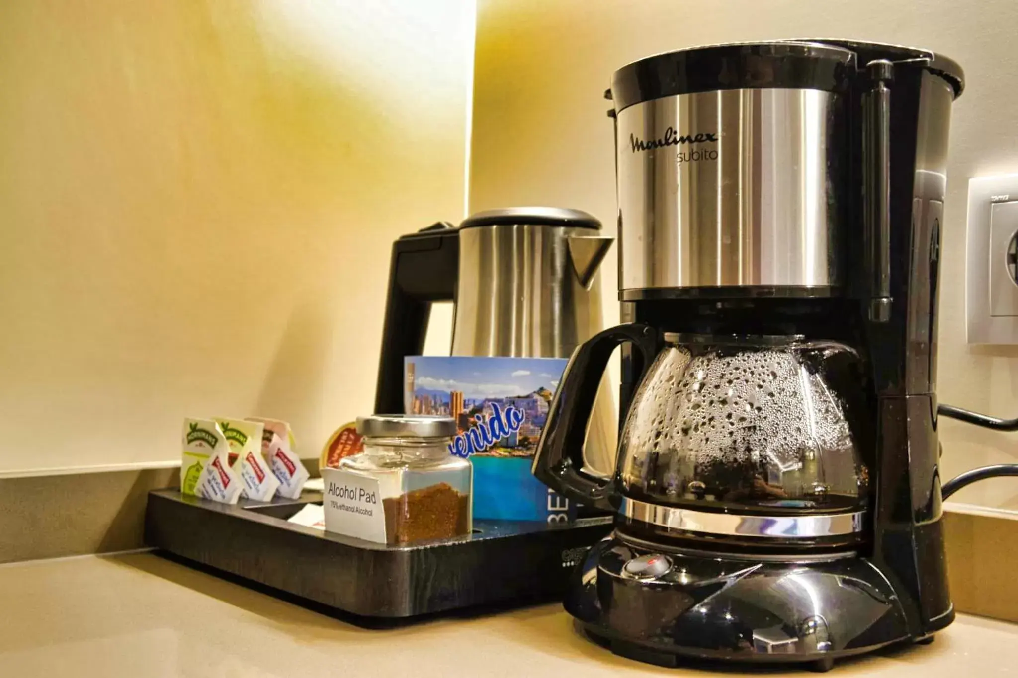 Coffee/tea facilities in GBH Hotel-Apartamentos Posidonia