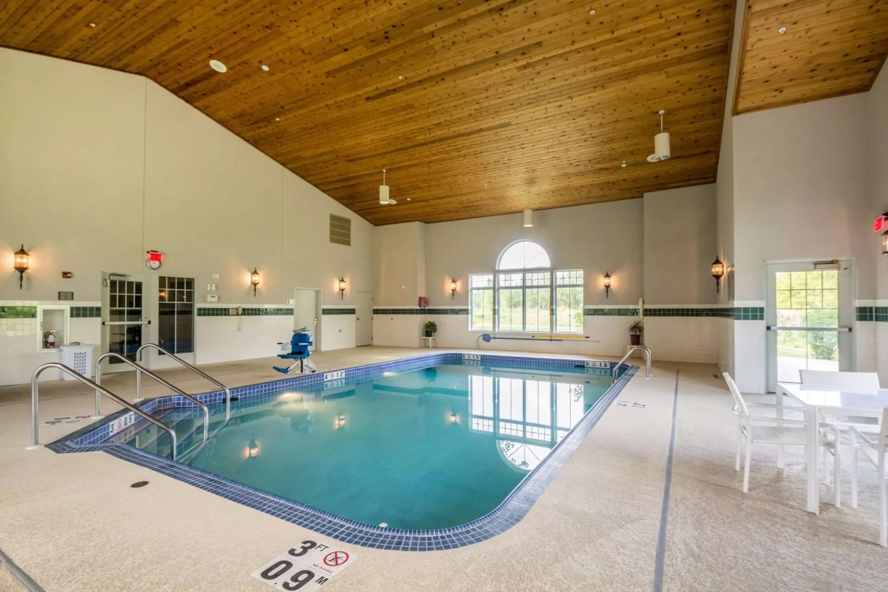 Activities, Swimming Pool in Country Inn & Suites by Radisson, Fond du Lac, WI