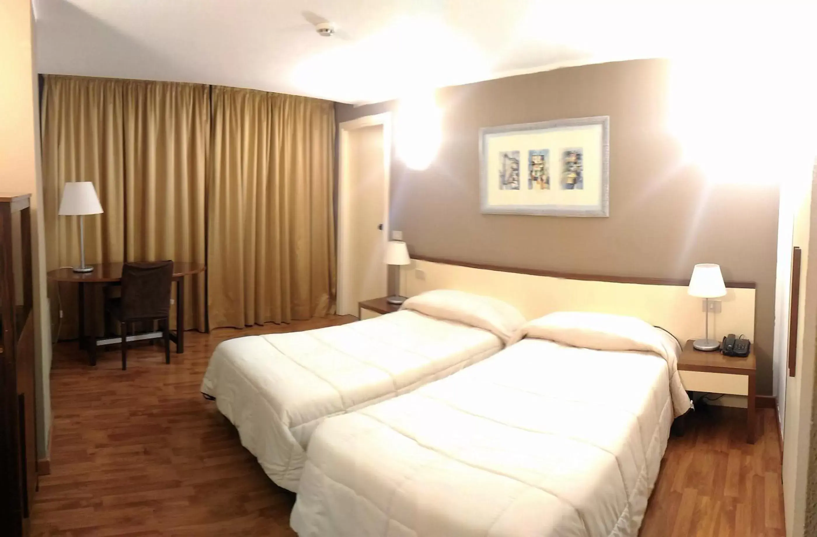 Photo of the whole room, Bed in Ibis Styles Palermo Cristal