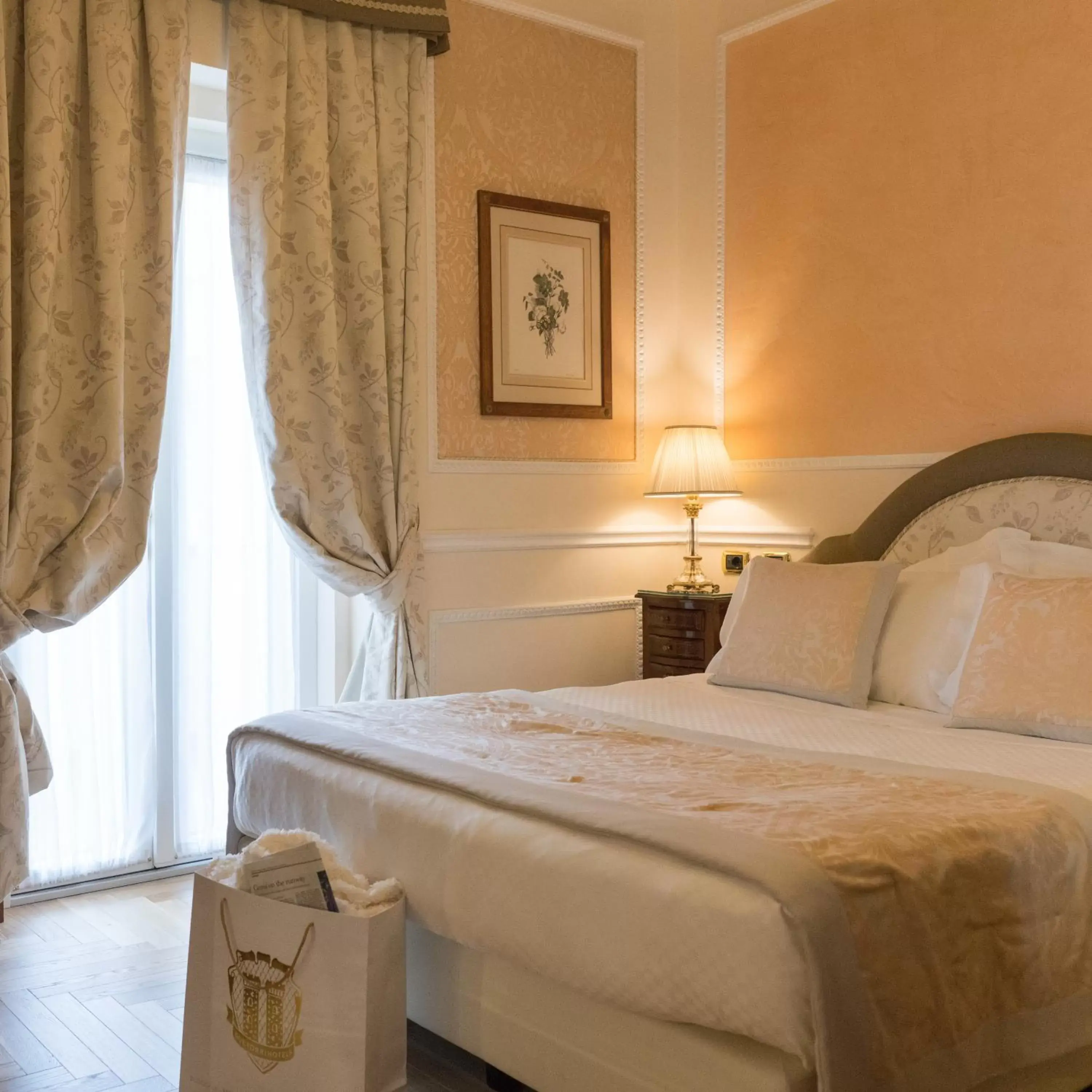 Bedroom, Bed in Hotel Bernini Palace