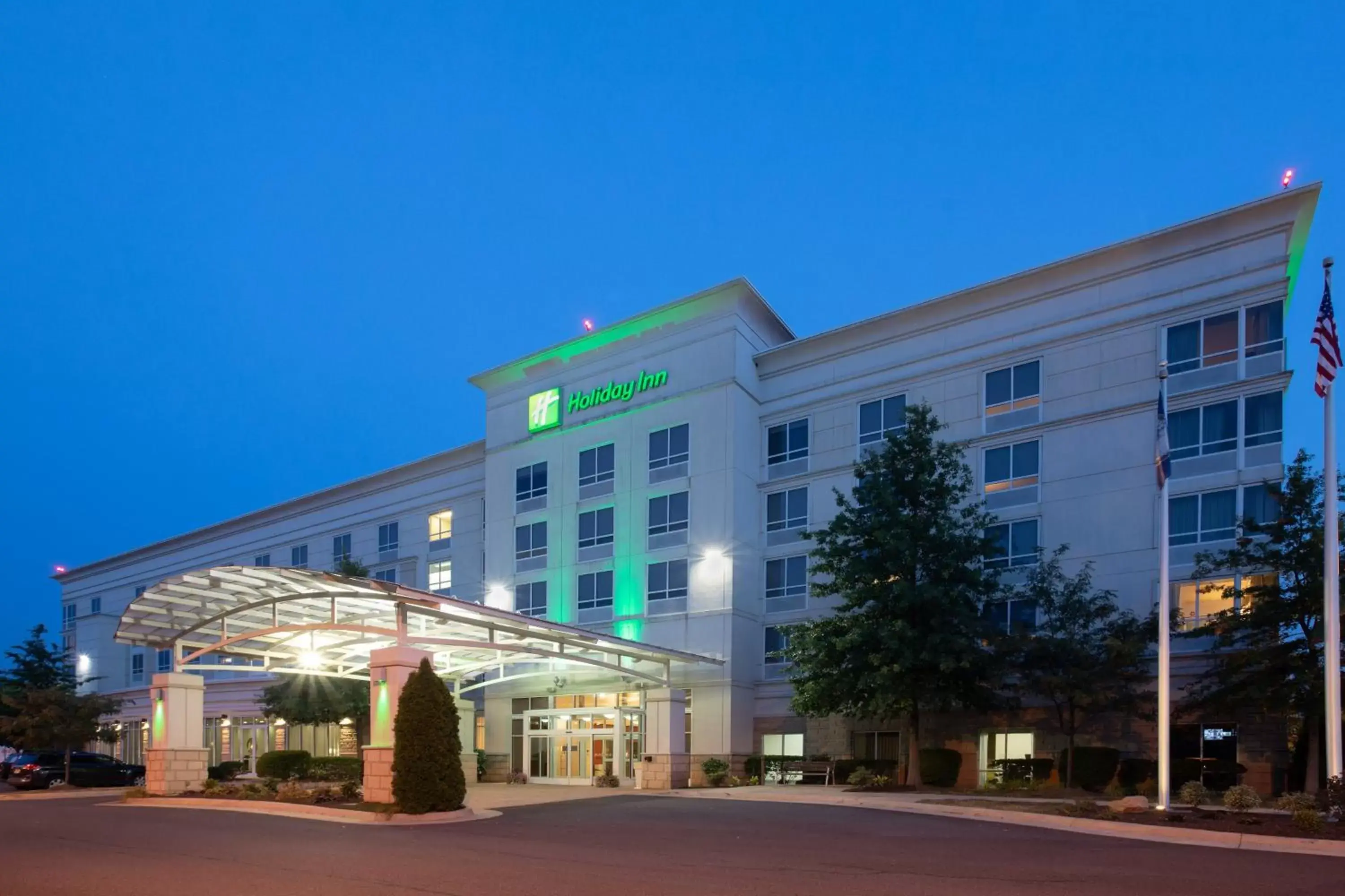 Property Building in Holiday Inn Winchester Southeast-Historic Gateway, an IHG Hotel