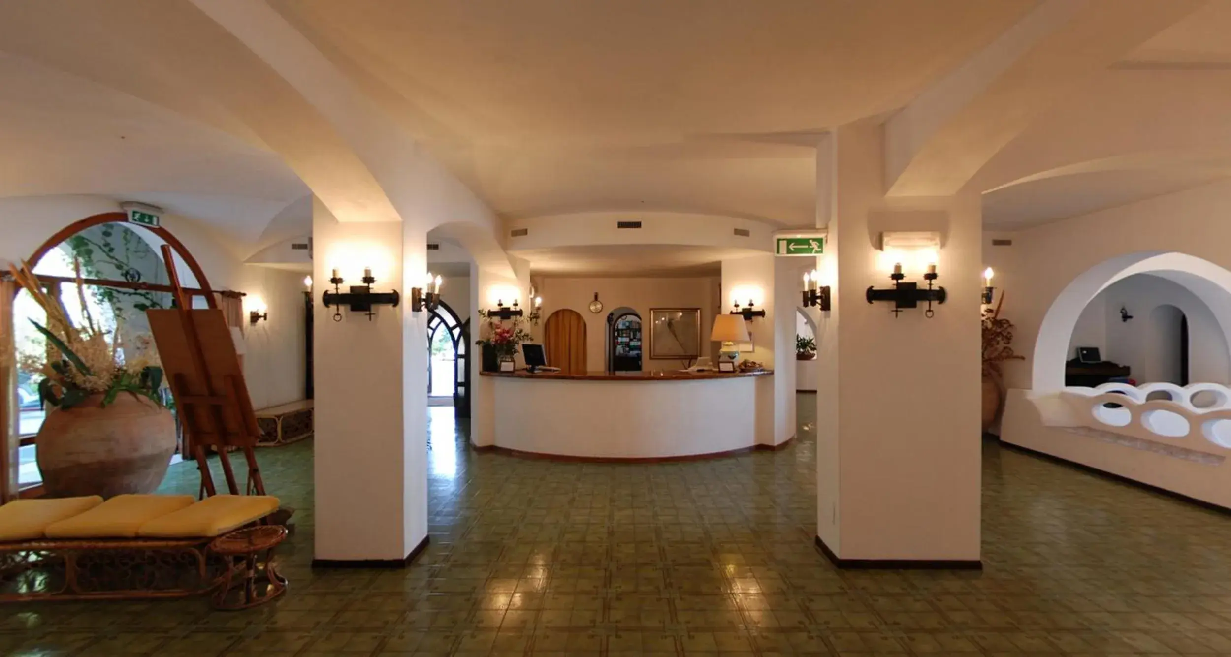 Lobby/Reception in Hotel Carasco