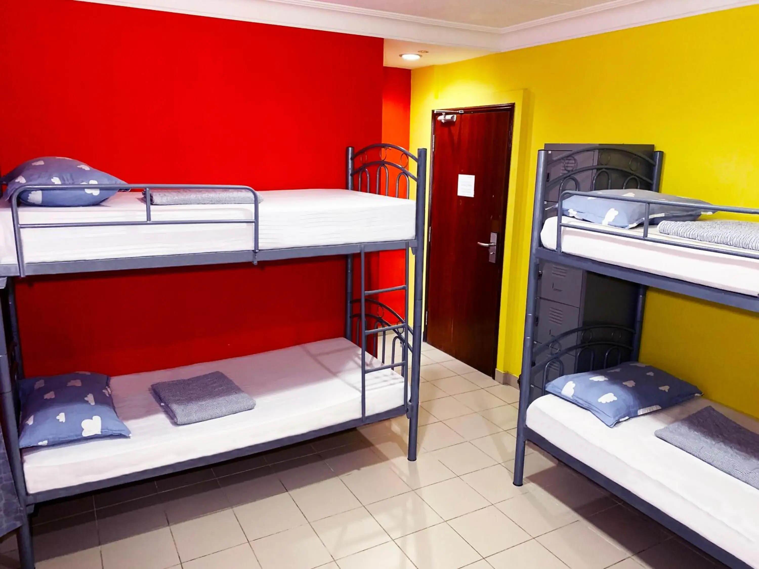 Bed, Bunk Bed in Snooze Inn @Dickson Road