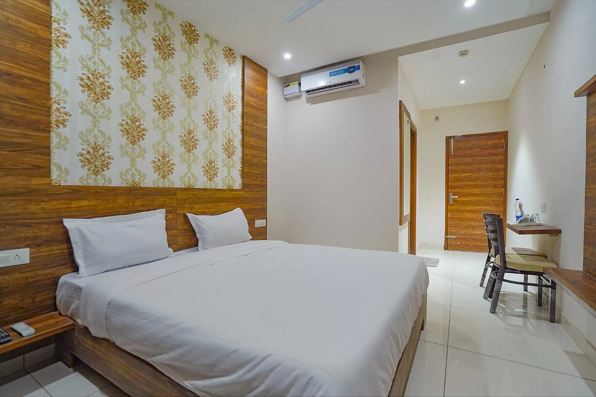 Bed in FabHotel HC Mohali Inn