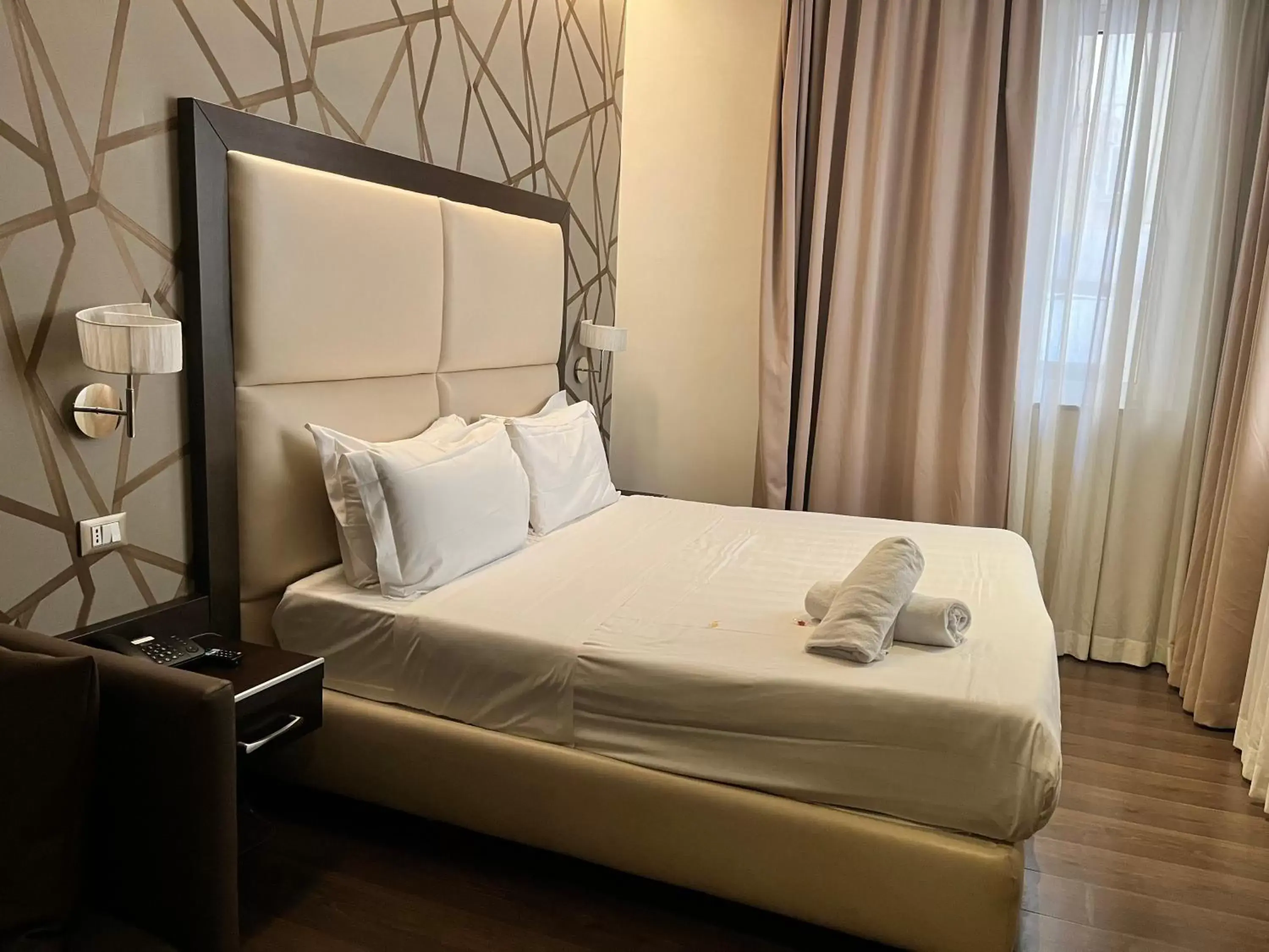 Bed in Catone District Hotel