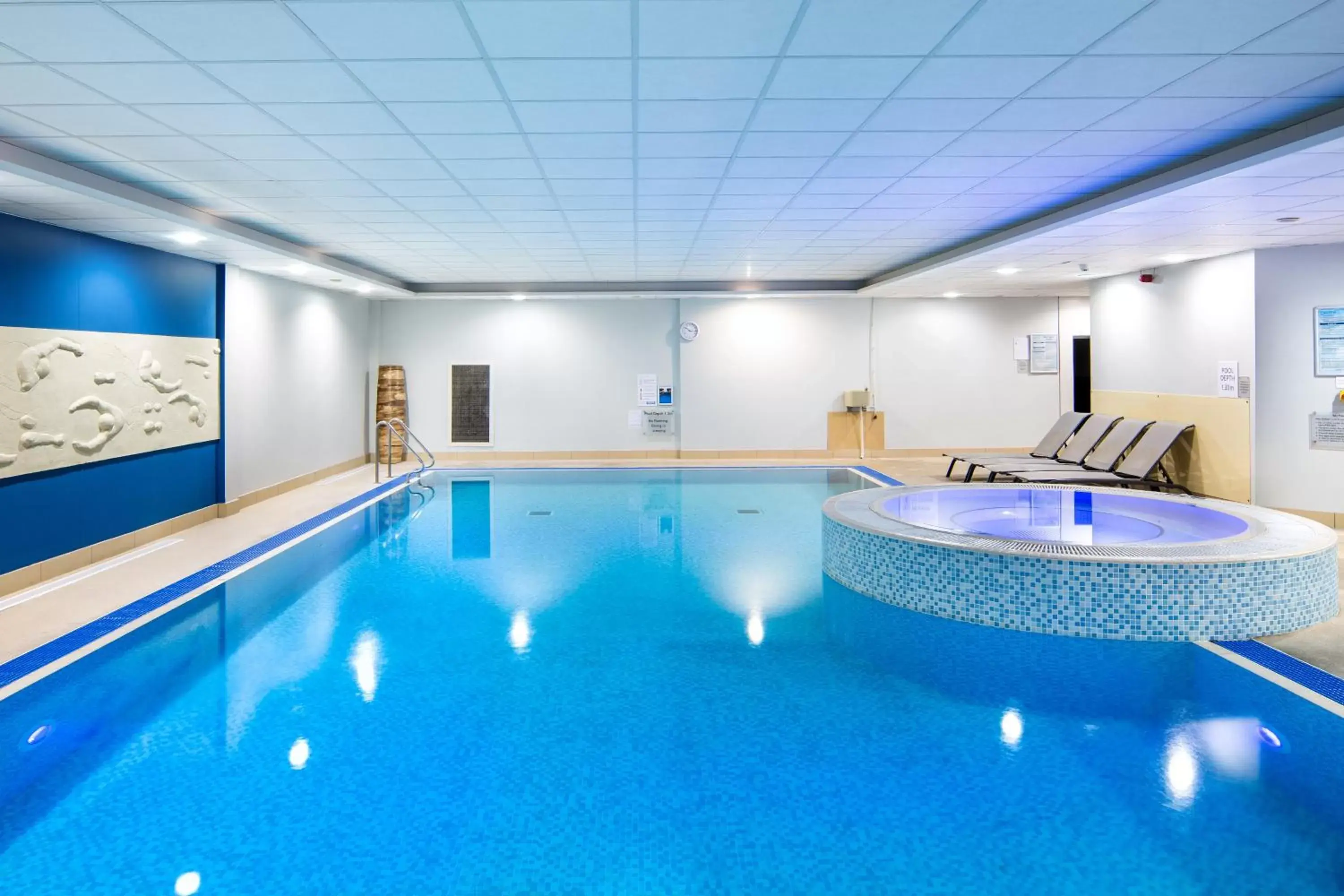 Swimming Pool in Delta Hotels Nottingham Belfry