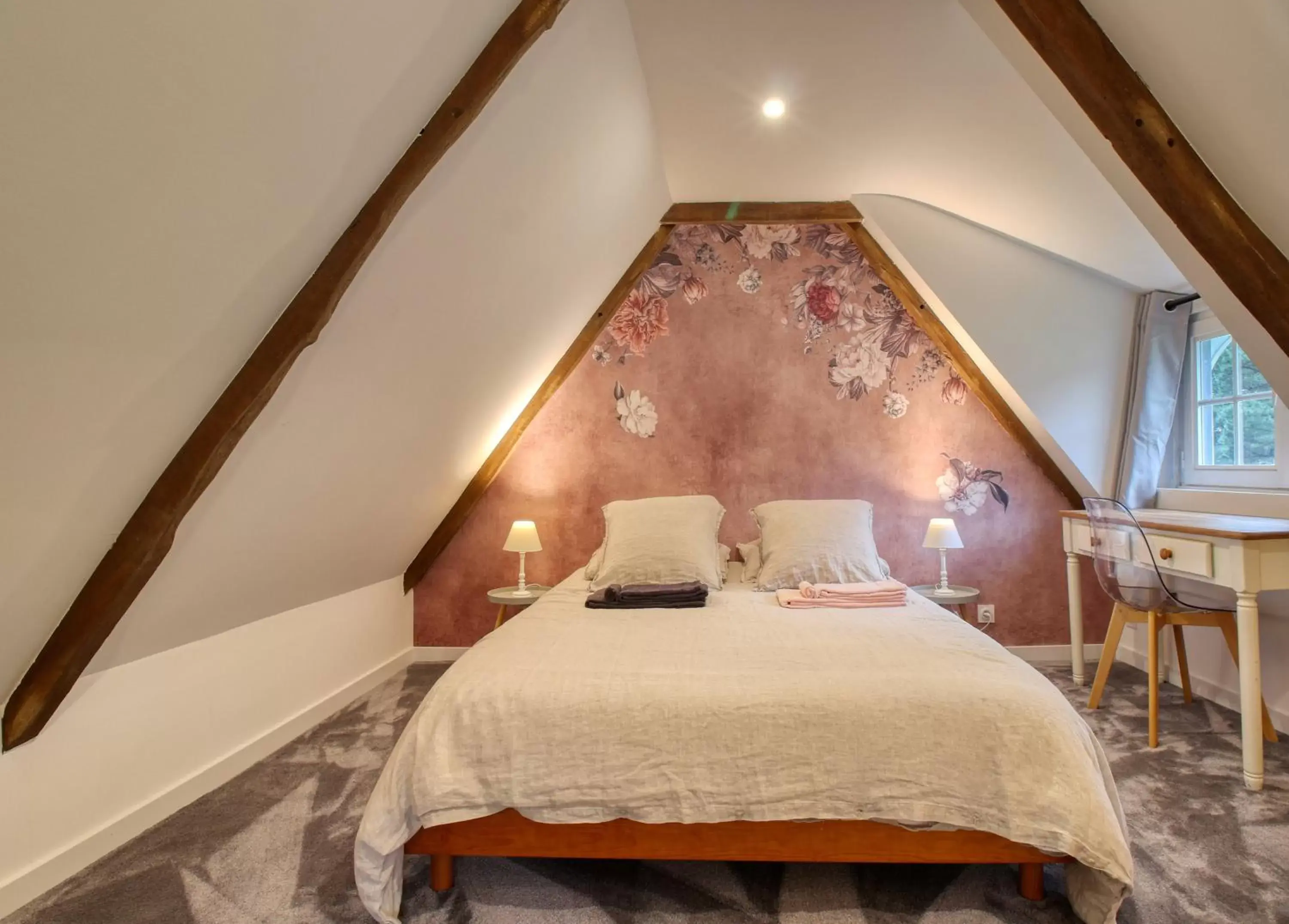 Bed in KERBELEG, ferme-manoir du XVè siècle, chambres grand confort