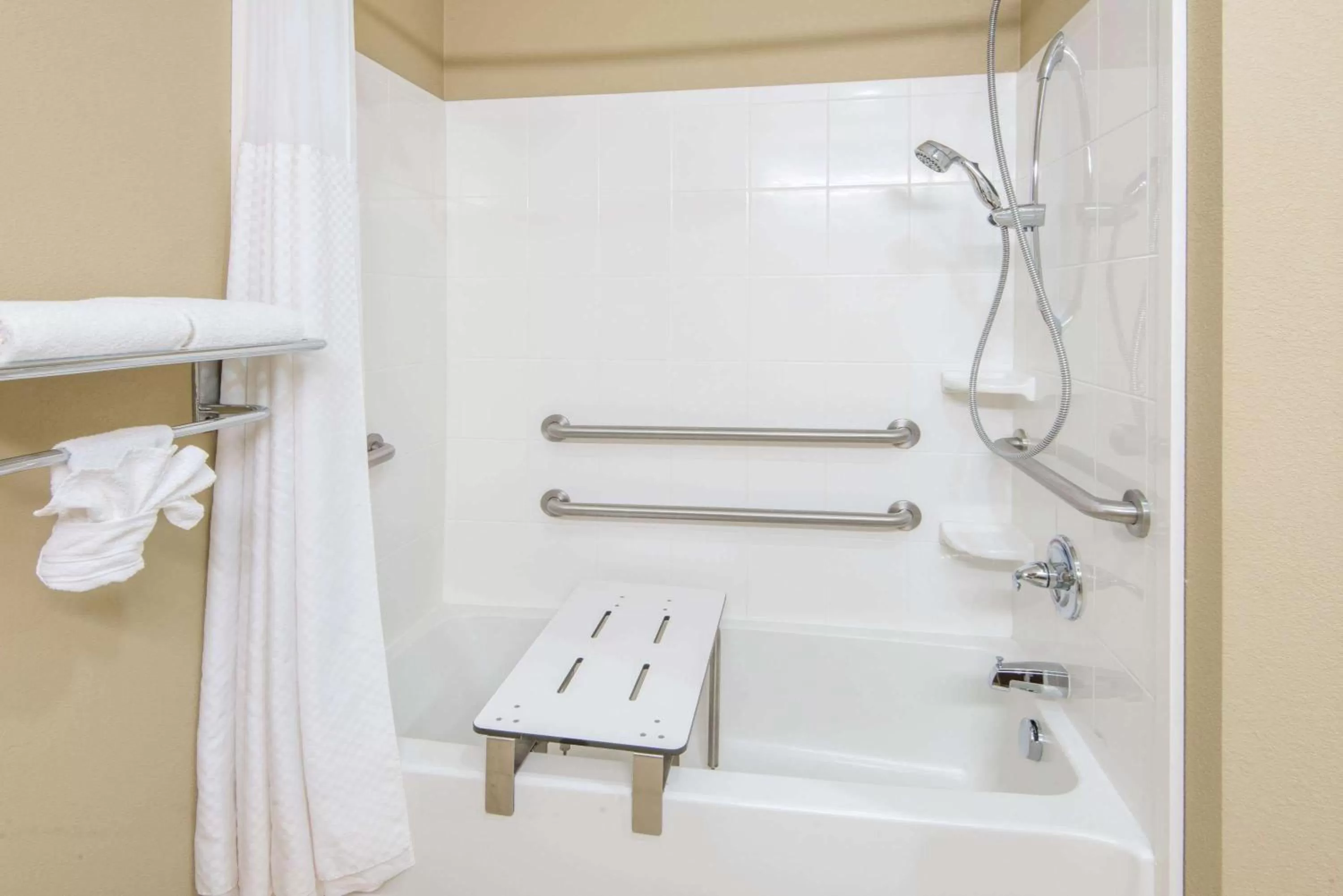 Bathroom in Microtel Inn and Suites North Canton