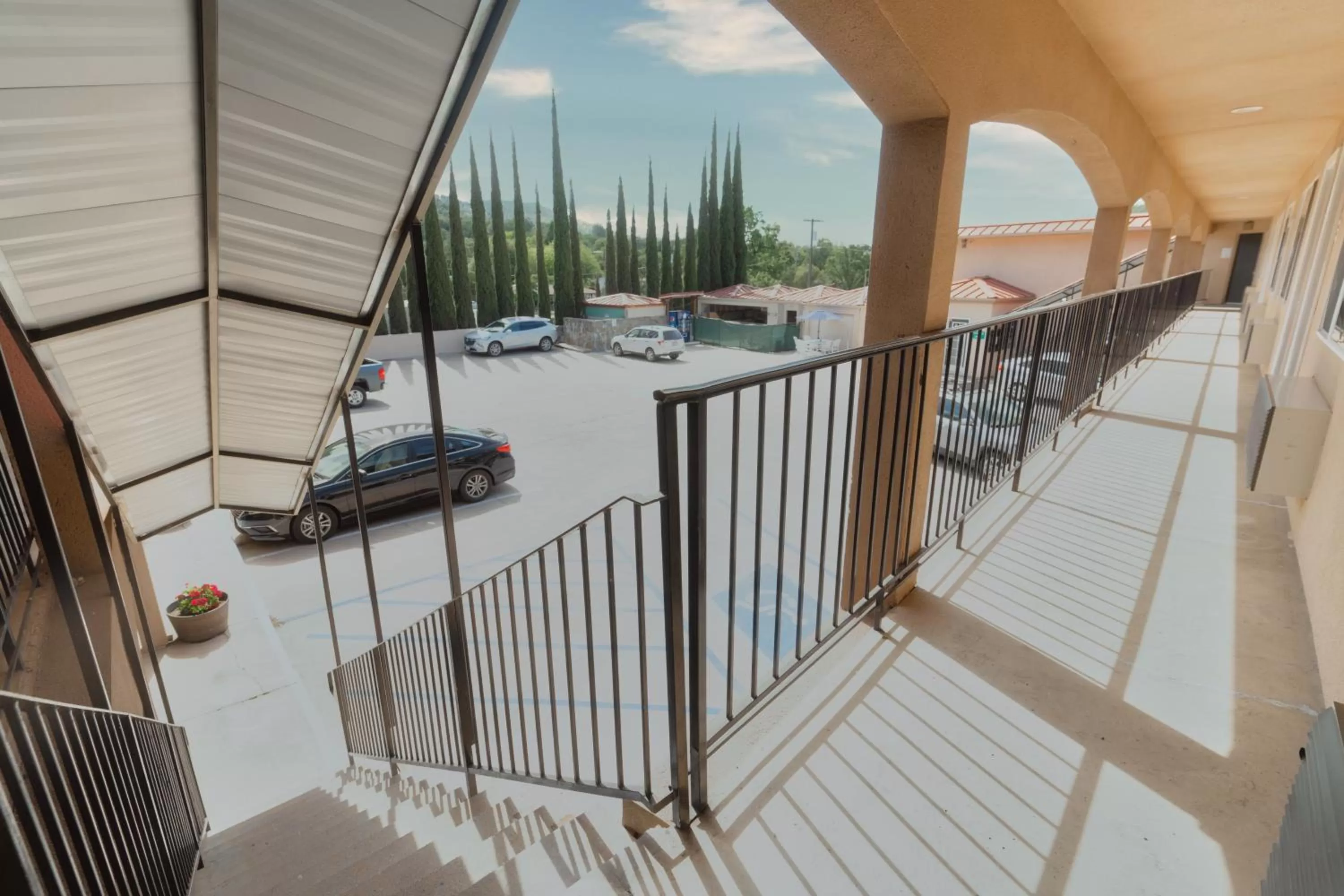 Parking in The Yosemite Inn