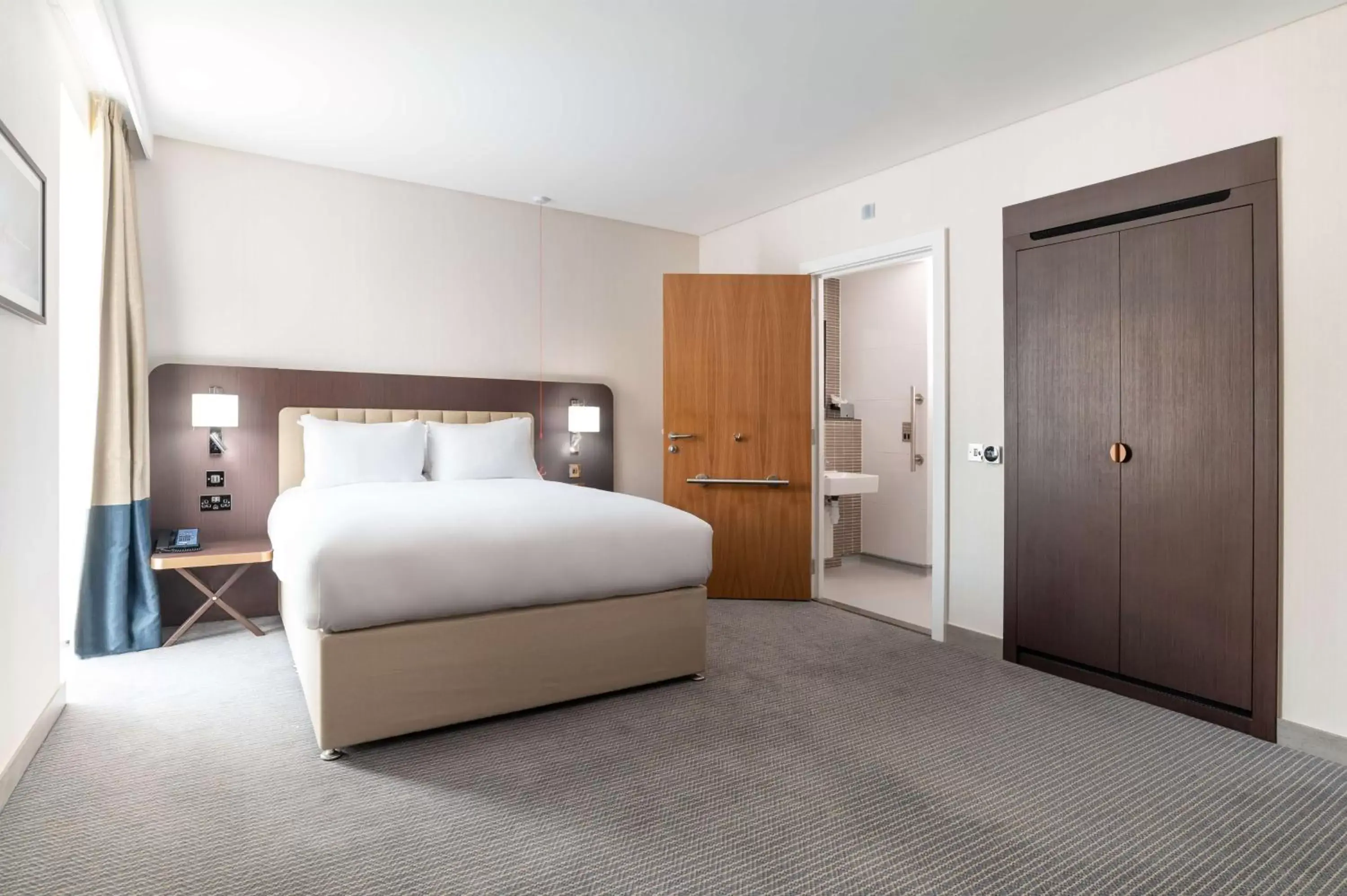 Accessible Double Room in Hilton London Gatwick Airport