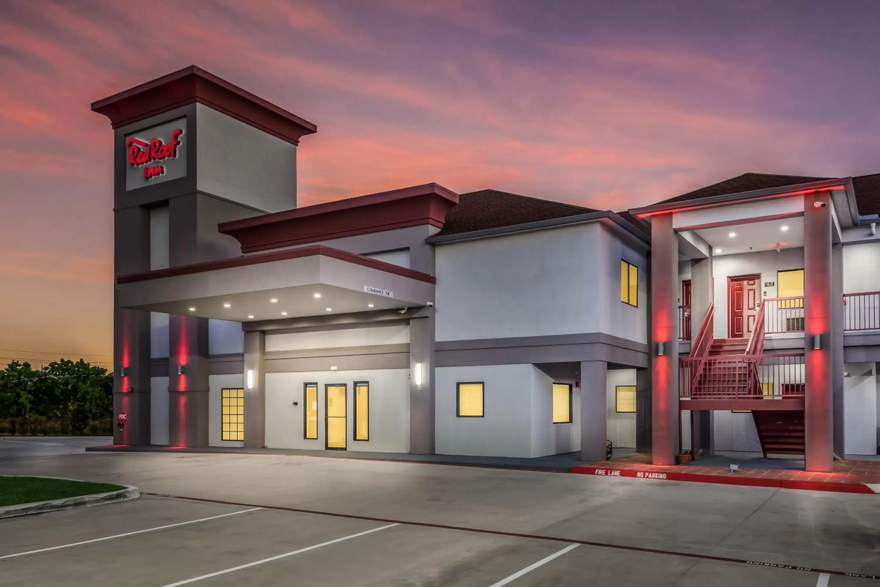 Property building, Facade/Entrance in Red Roof Inn Baytown