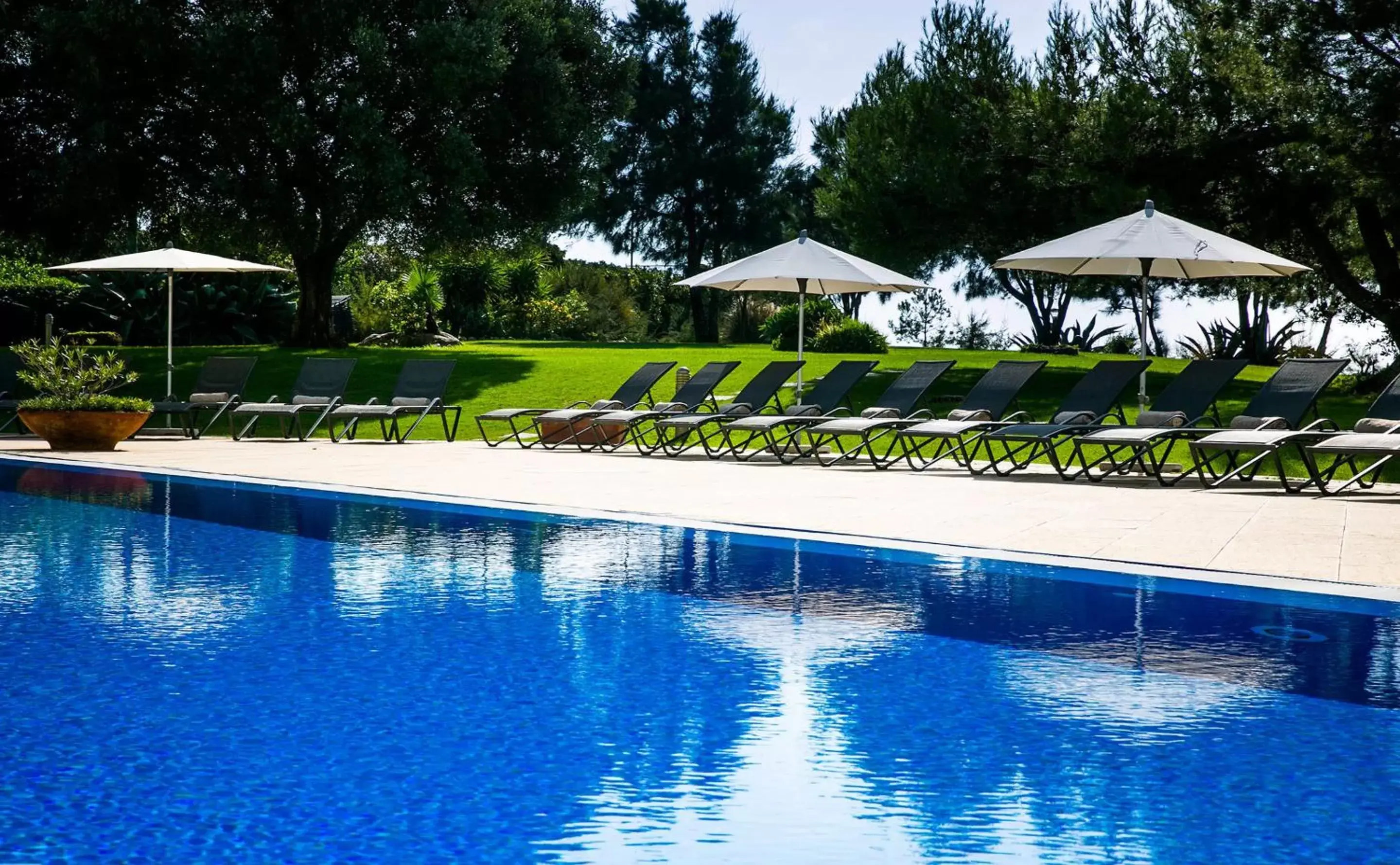 Swimming Pool in Hotel Pestana Cascais Ocean & Conference Aparthotel