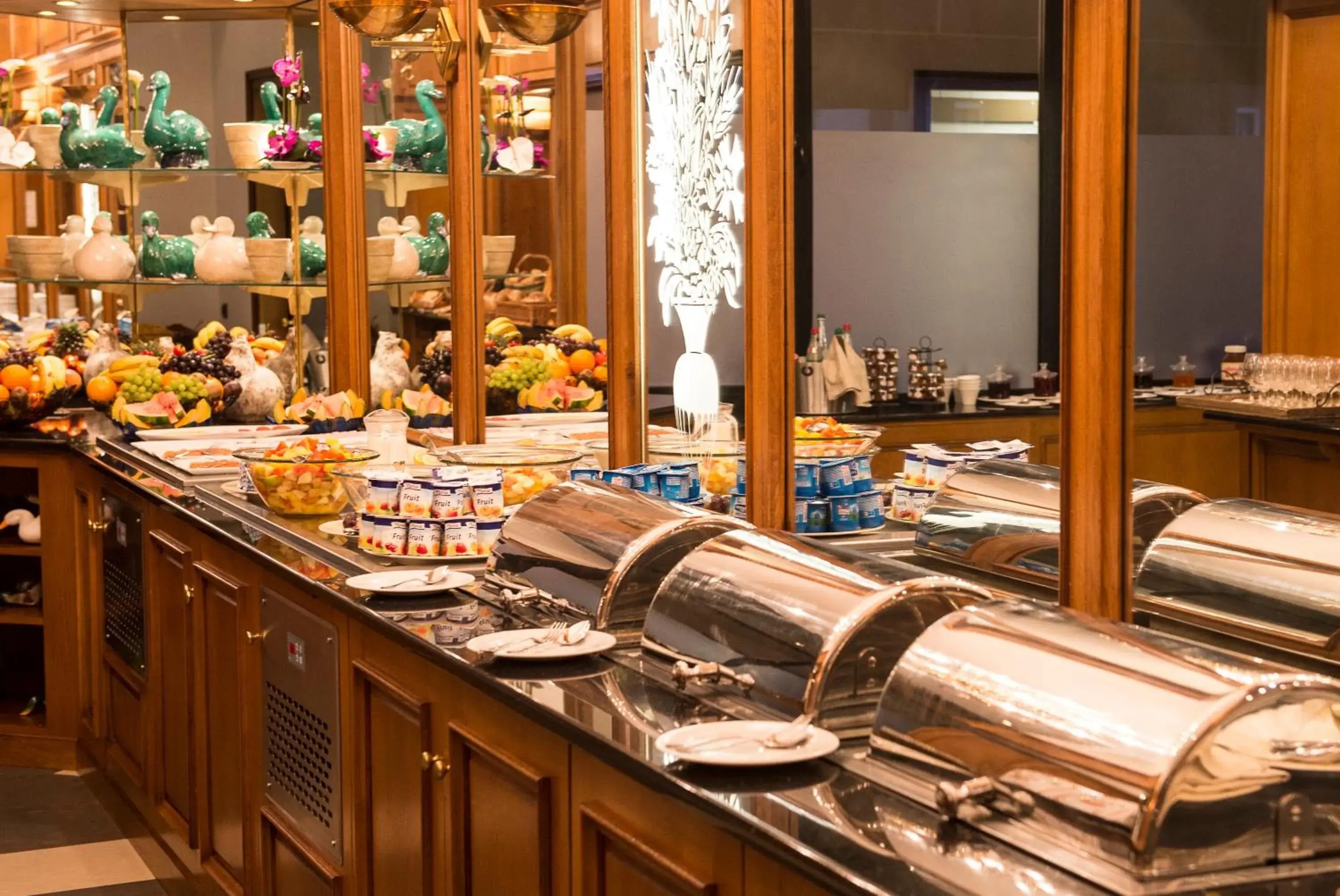 Buffet breakfast, Restaurant/Places to Eat in Le Grand Hotel & Spa