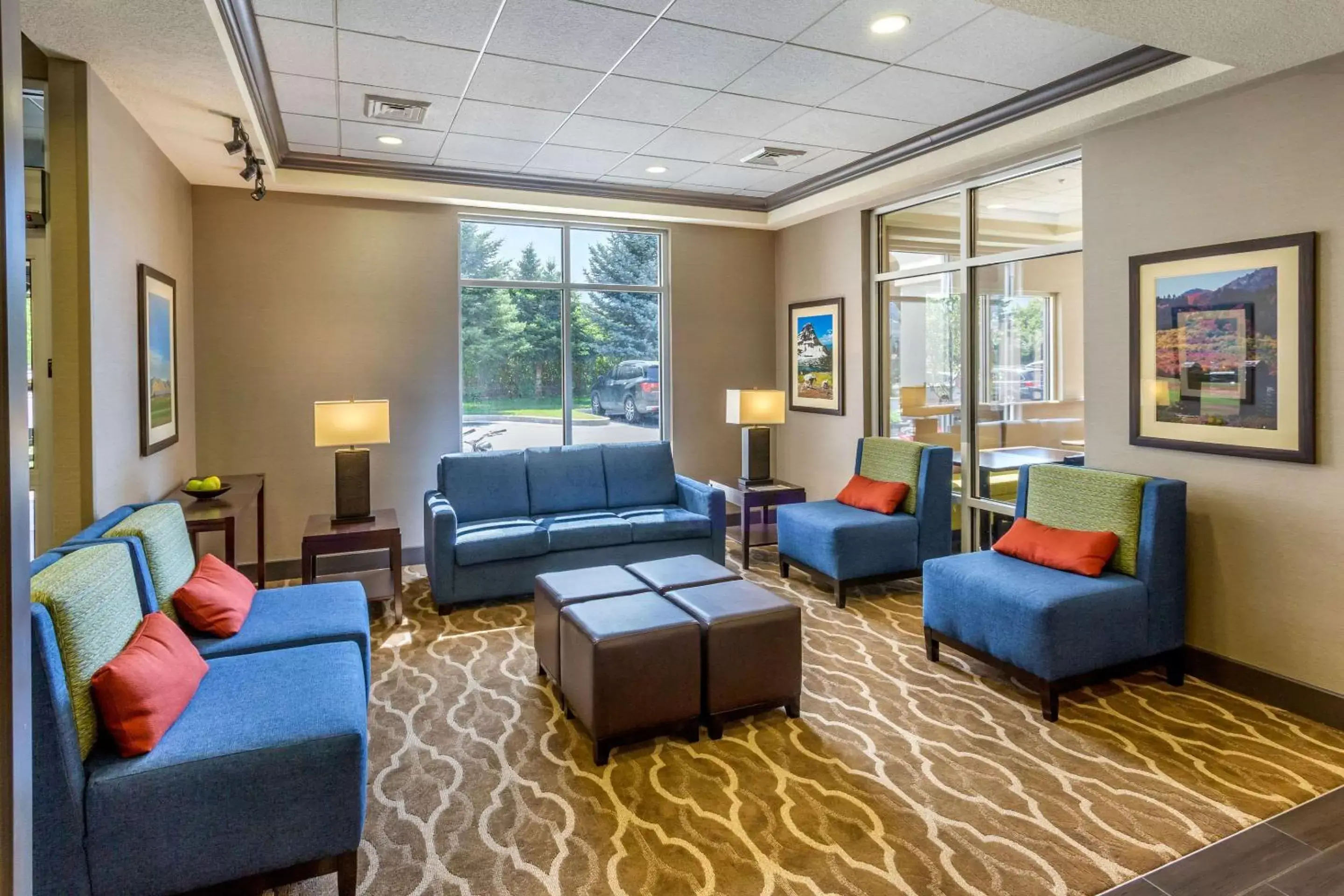 Lobby or reception, Seating Area in Comfort Inn & Suites Logan Near University