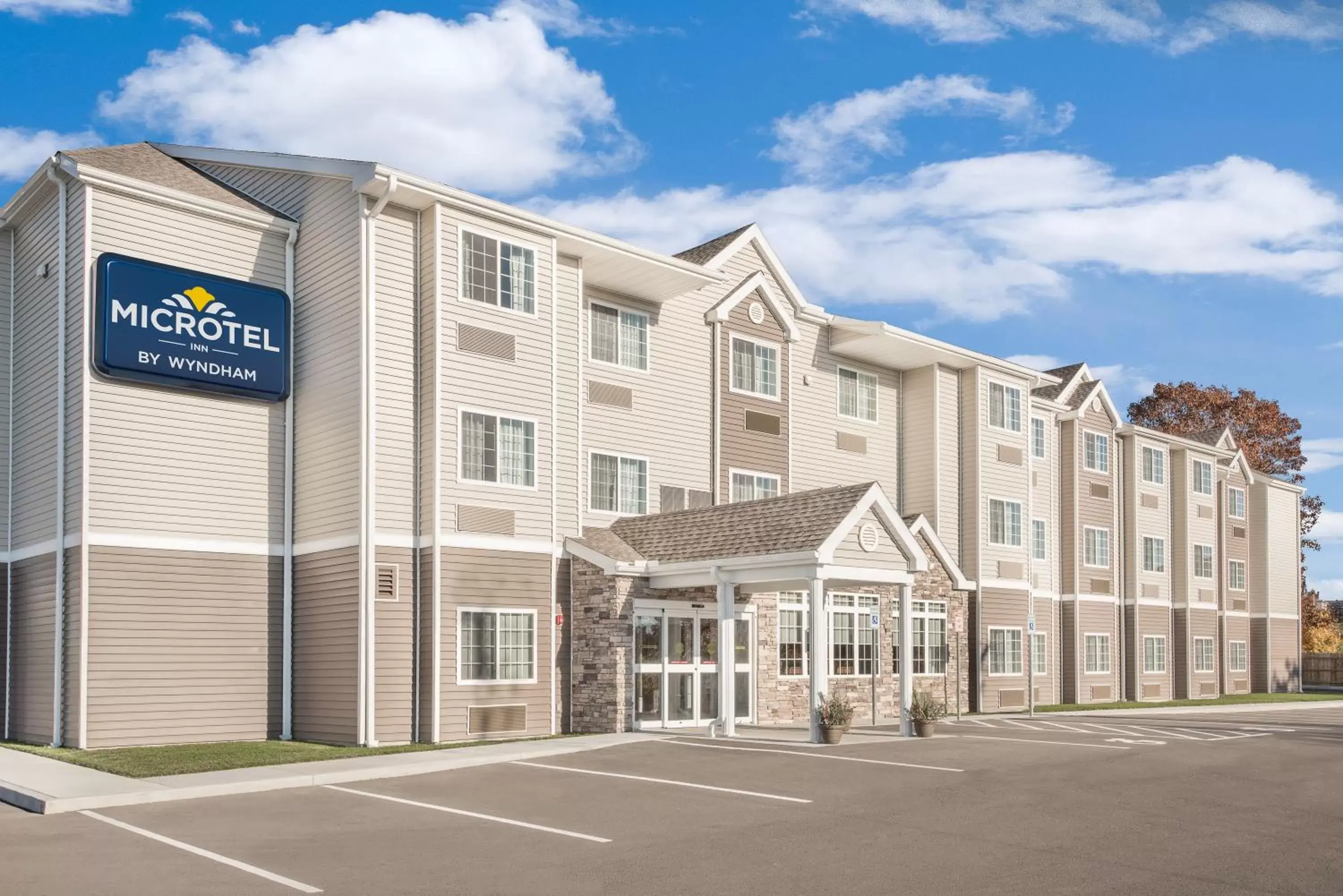 Property building in Microtel Inn & Suites by Wyndham Binghamton Property building in Microtel Inn & Suites by Wyndham Binghamton