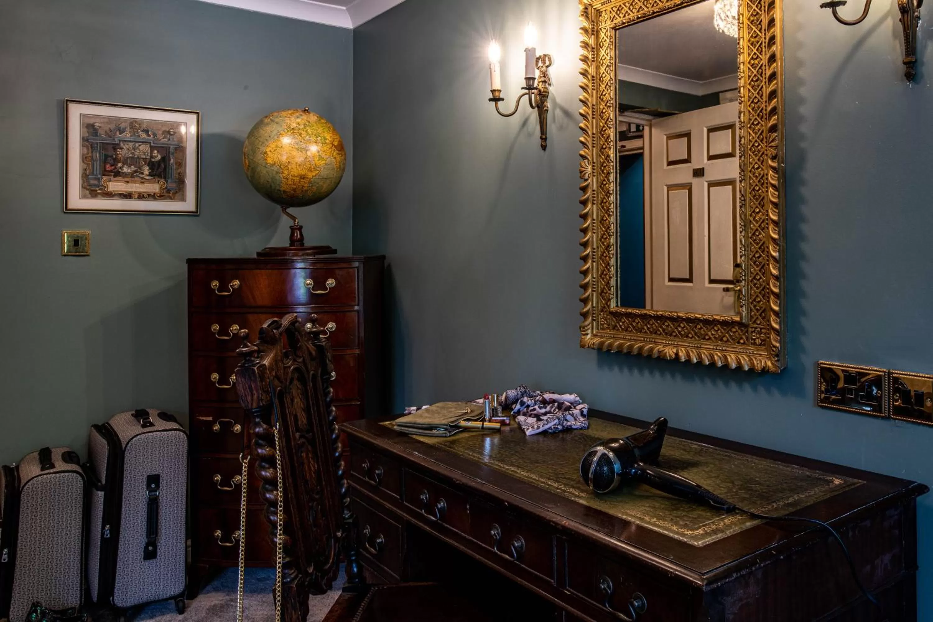 Living room in Melville Castle Hotel