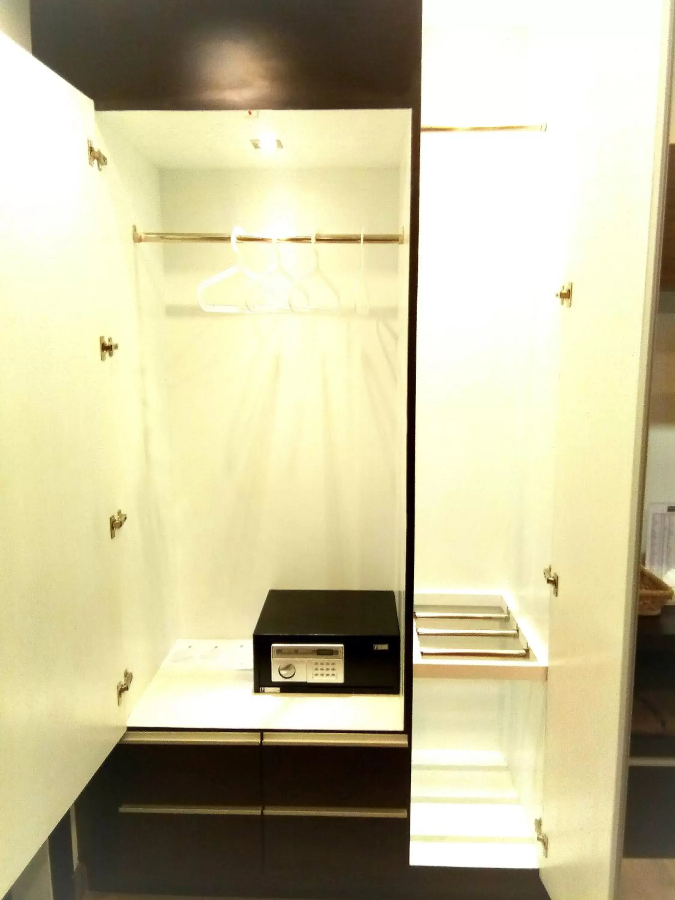 Photo of the whole room, Bathroom in Hotel De Nara-SHA Extra Plus
