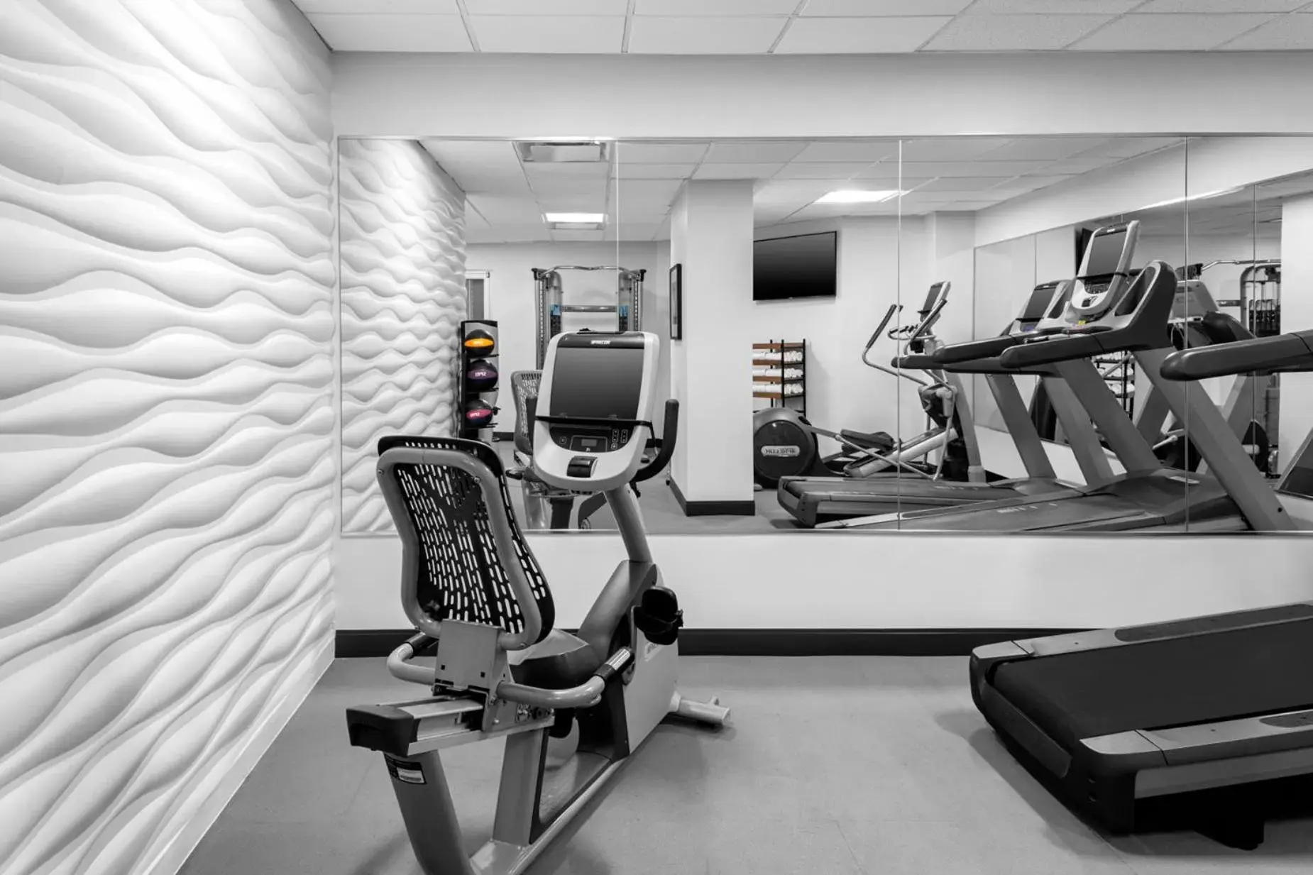 Fitness centre/facilities, Fitness Center/Facilities in voco Times Square South, an IHG Hotel