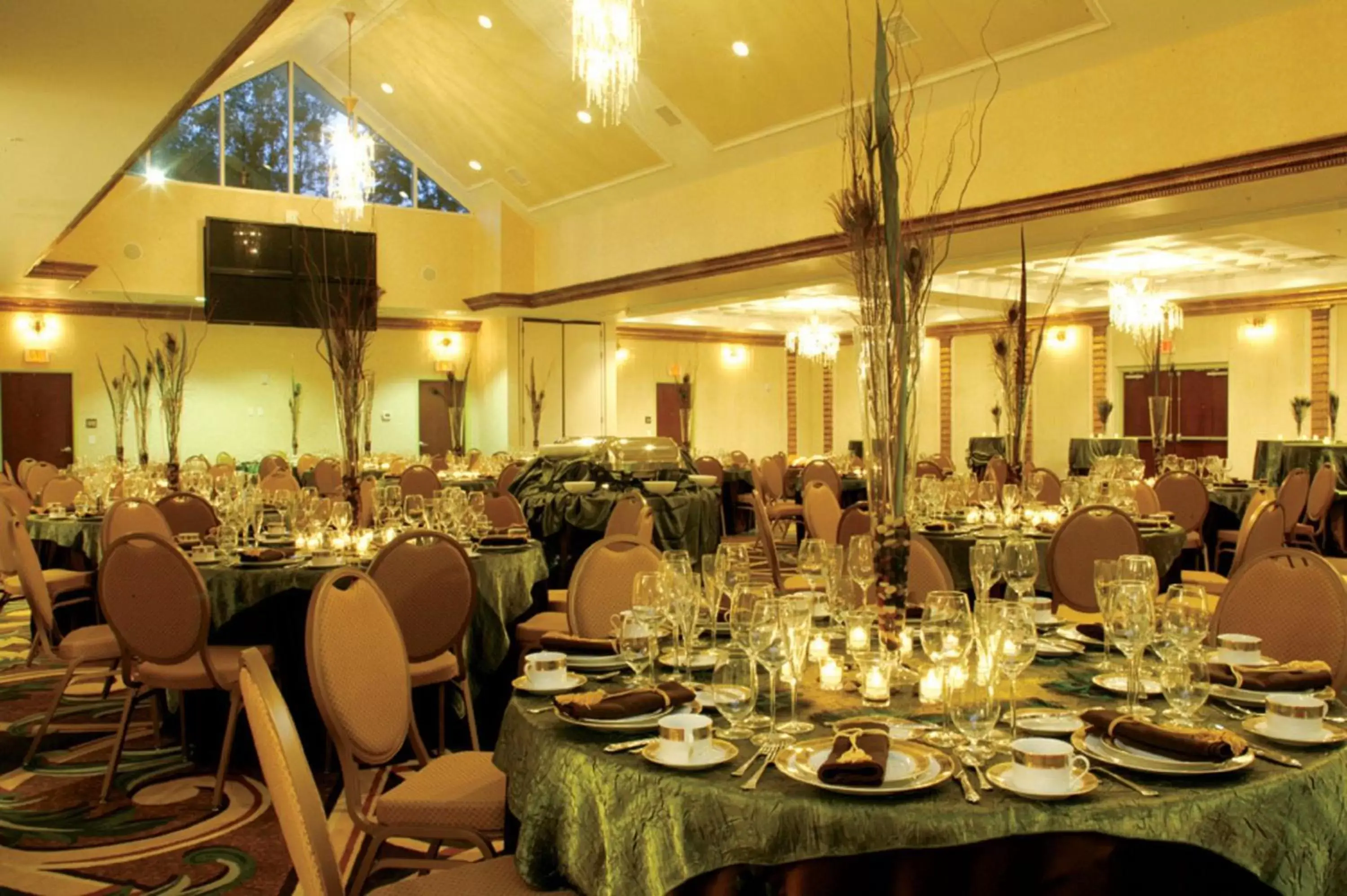 Banquet/Function facilities, Restaurant/Places to Eat in Holiday Inn Hotel & Suites Ocala Conference Center, an IHG Hotel