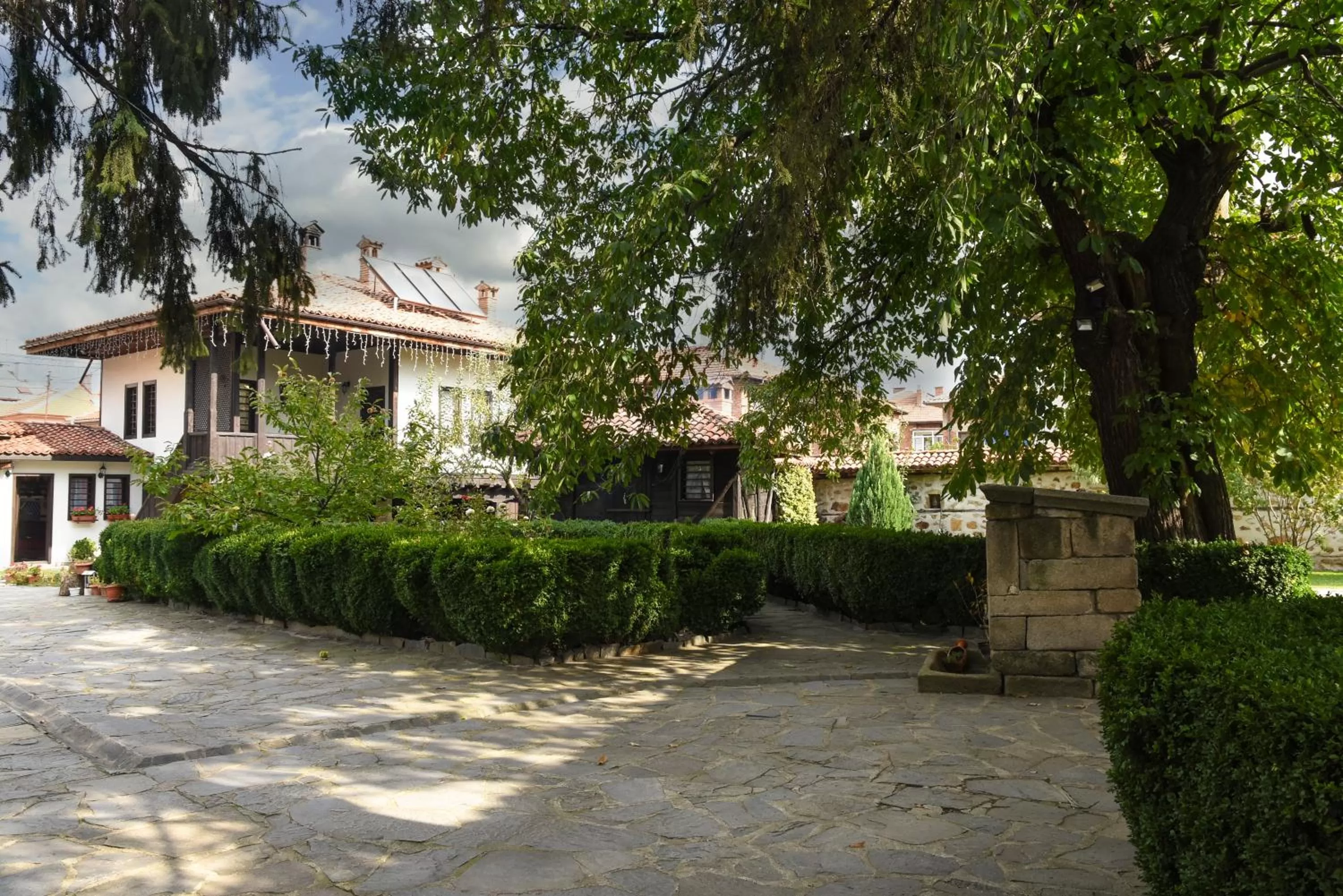 Djudjeva Kyshta Hotel