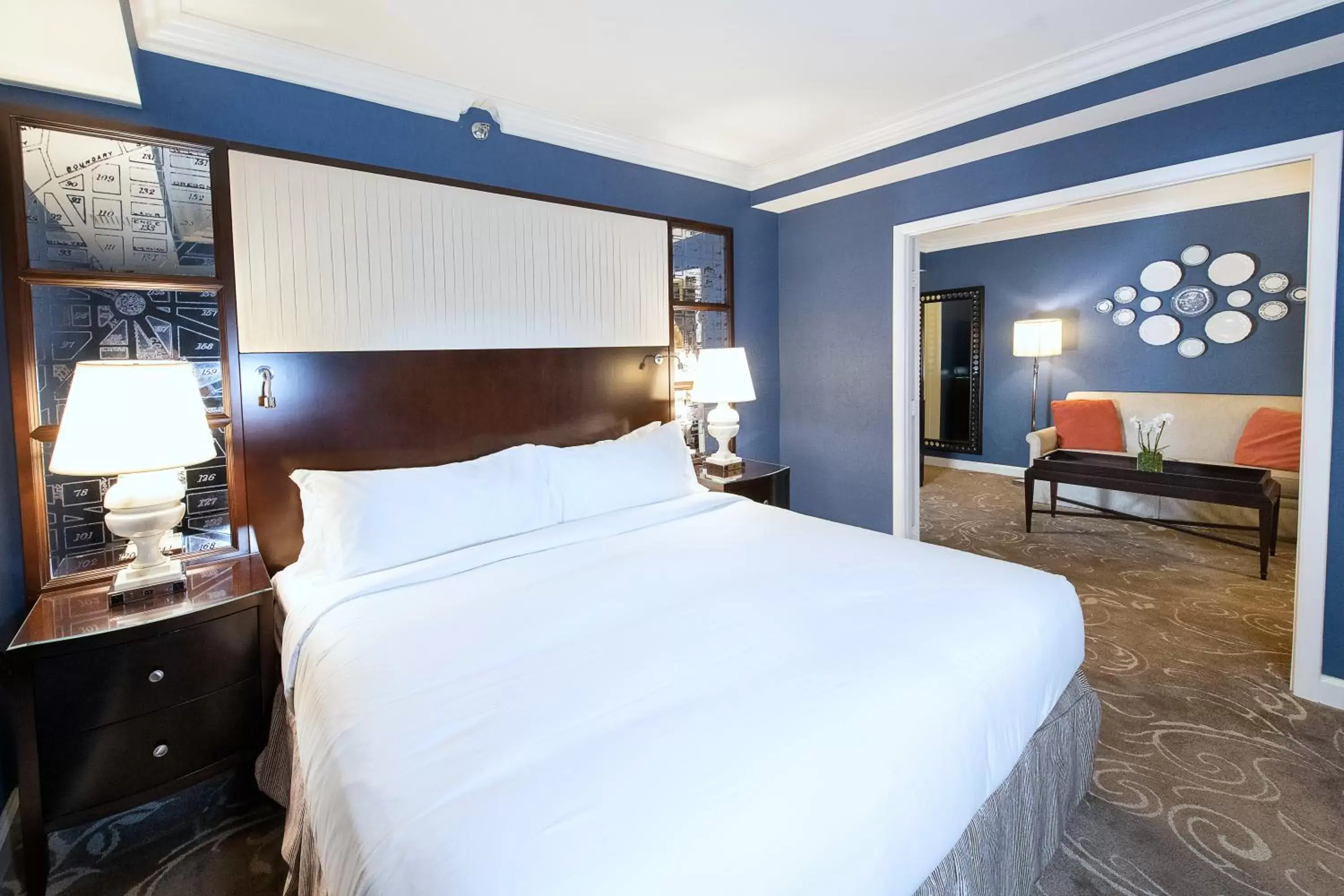 Photo of the whole room, Bed in Hamilton Hotel - Washington DC