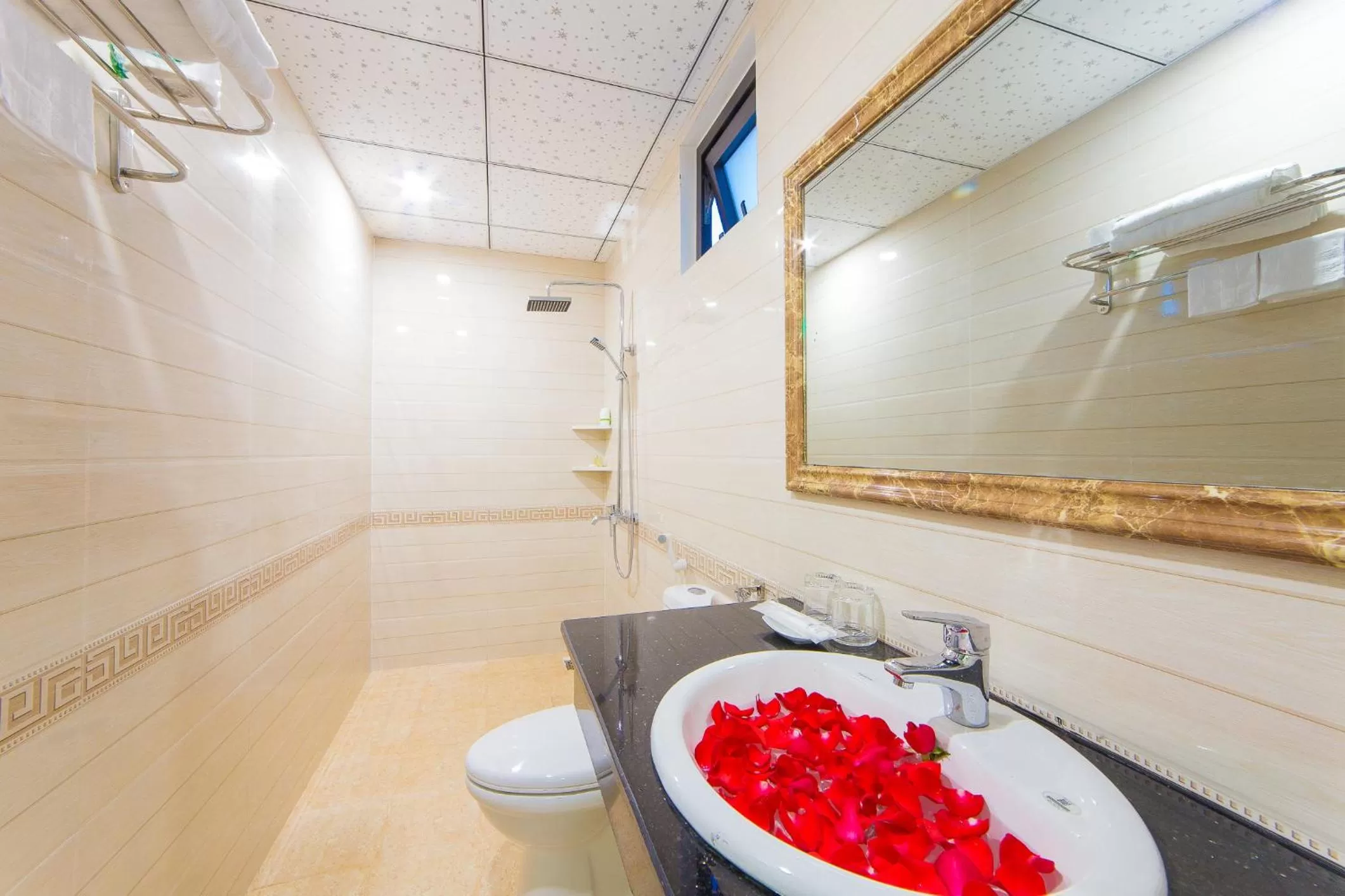 Shower in Hào Anh Villa Hội An