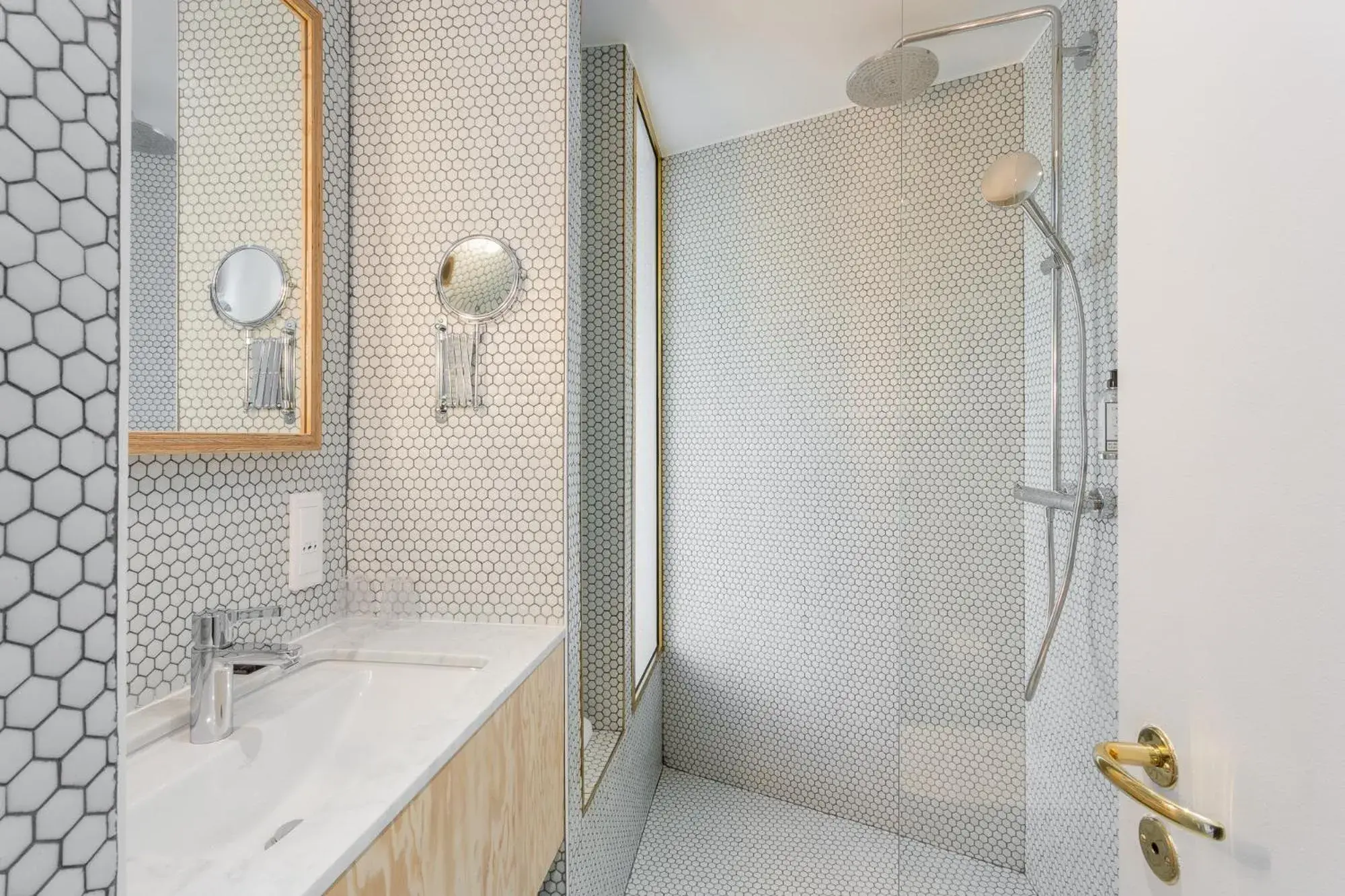 Shower, Bathroom in Hotel Montholon