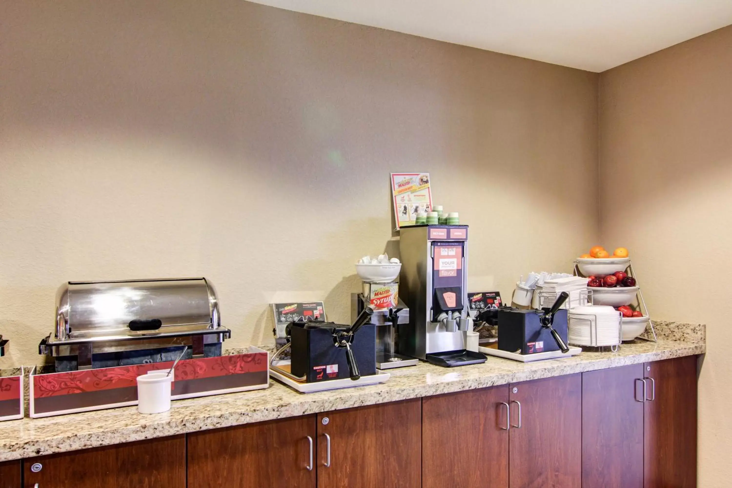 Coffee/tea facilities in Comfort Suites Carlsbad