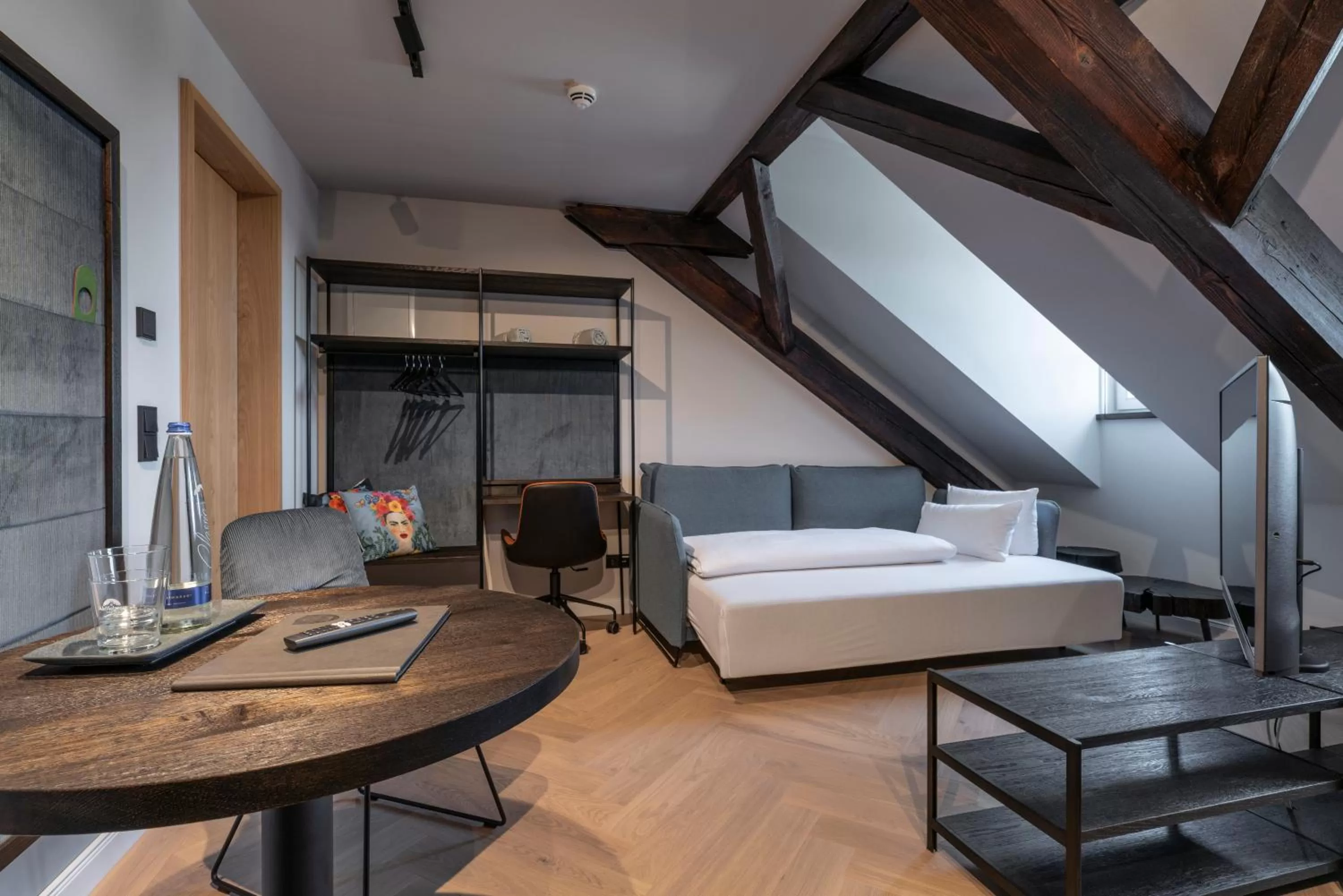 Living room, Bed in Wailtl Hotel