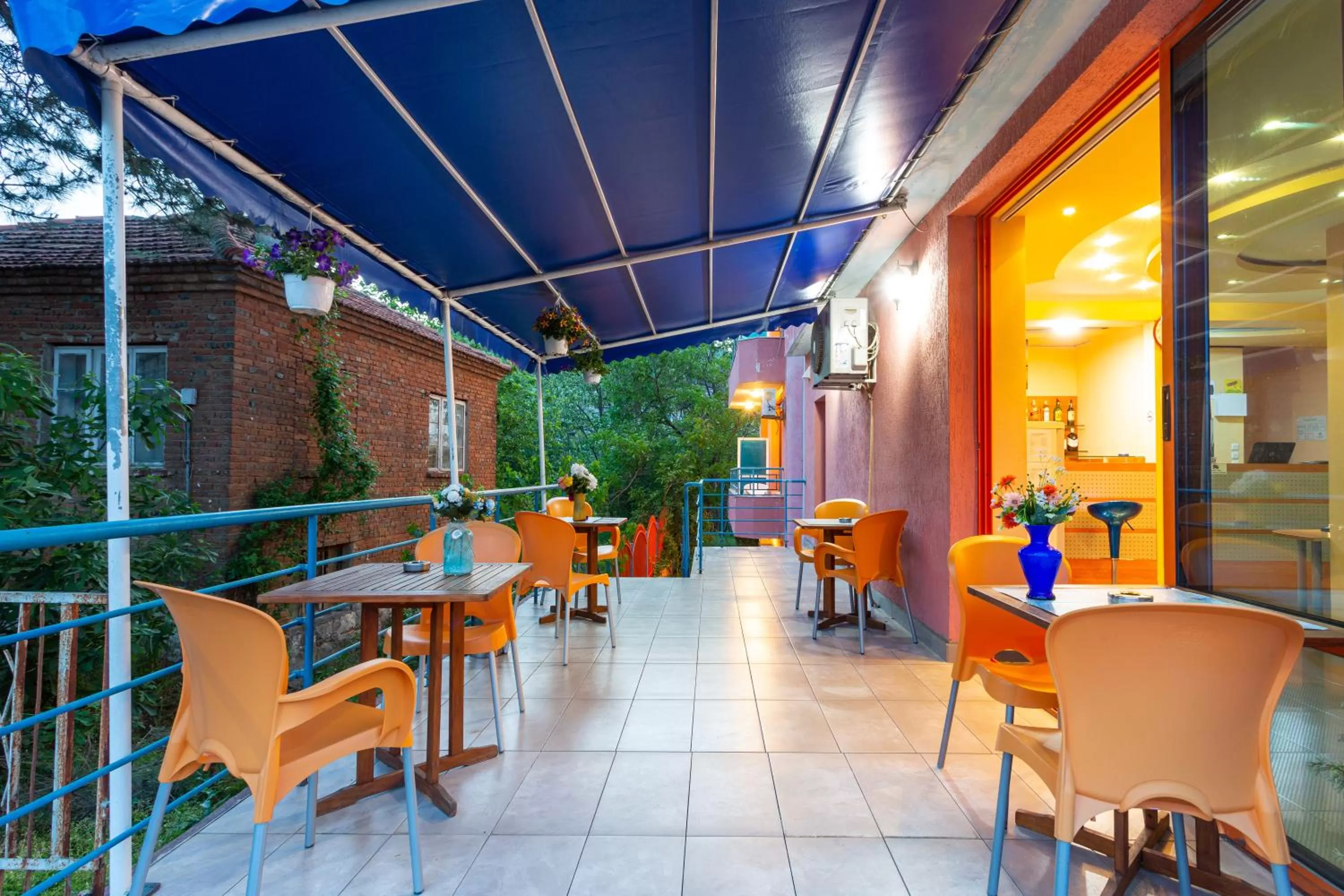 Property building in Family Hotel Jemelly