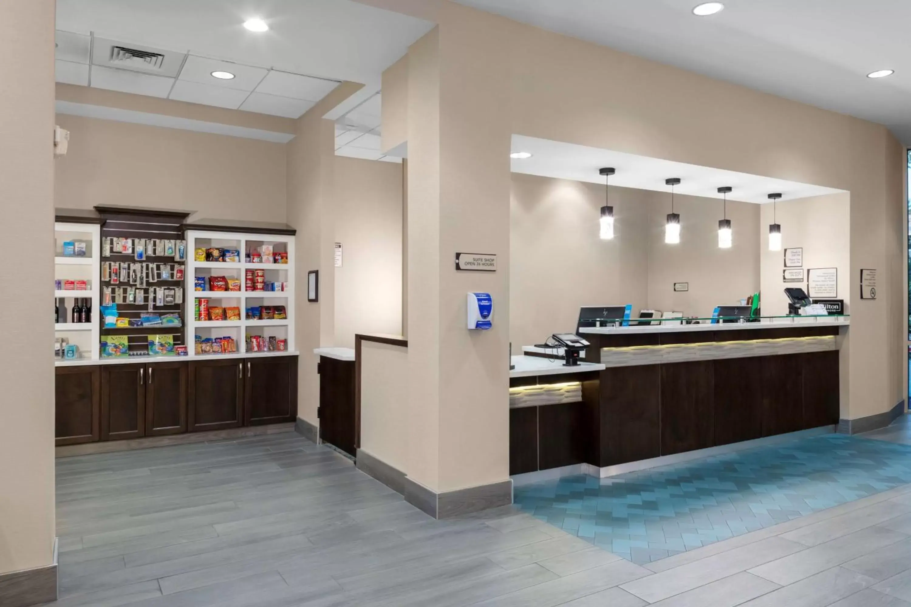 Lobby or reception in Homewood Suites by Hilton Phoenix Airport South Lobby or reception in Homewood Suites by Hilton Phoenix Airport South