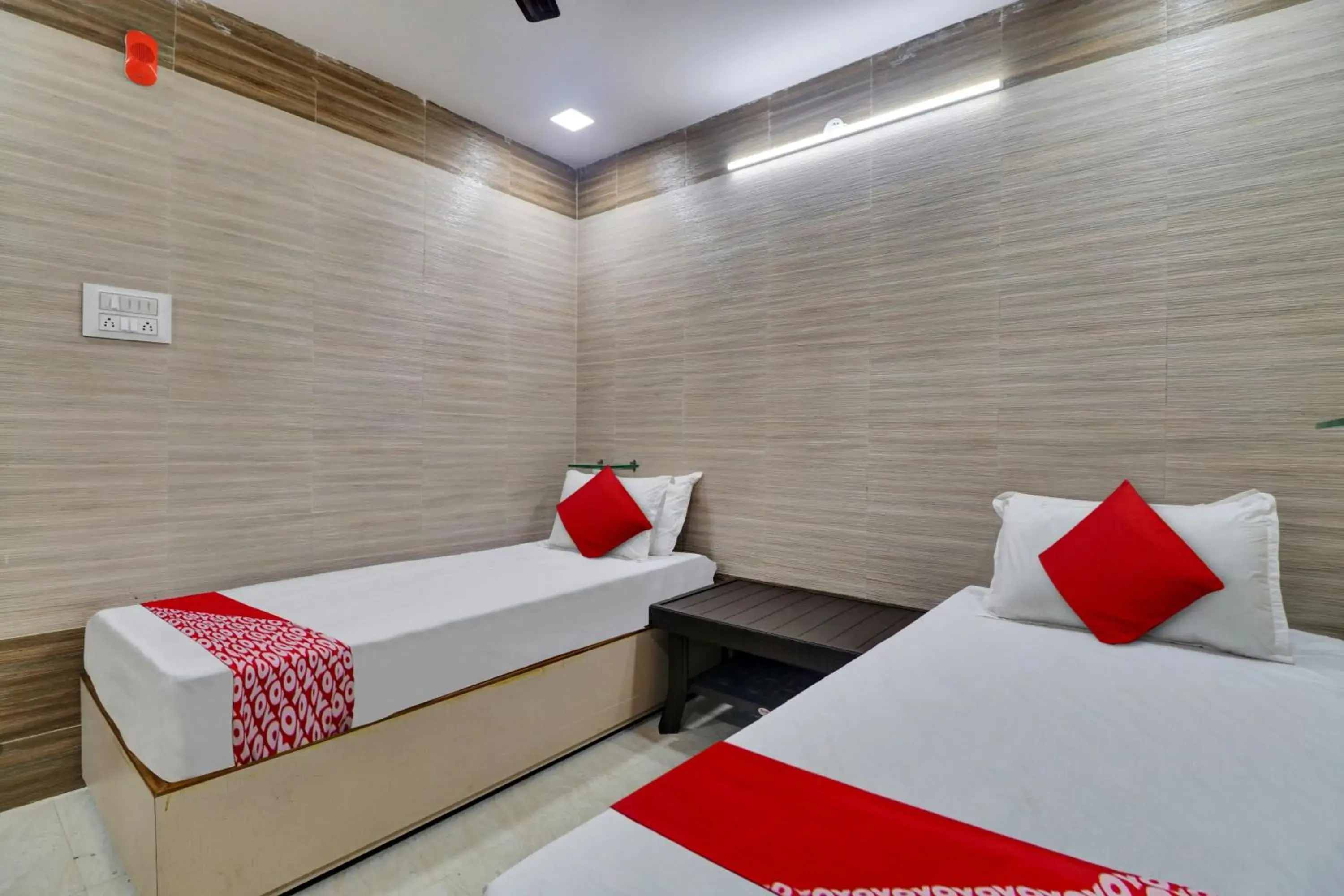 Bedroom, Bed in OYO Flagship Hotel Vallabha Residency