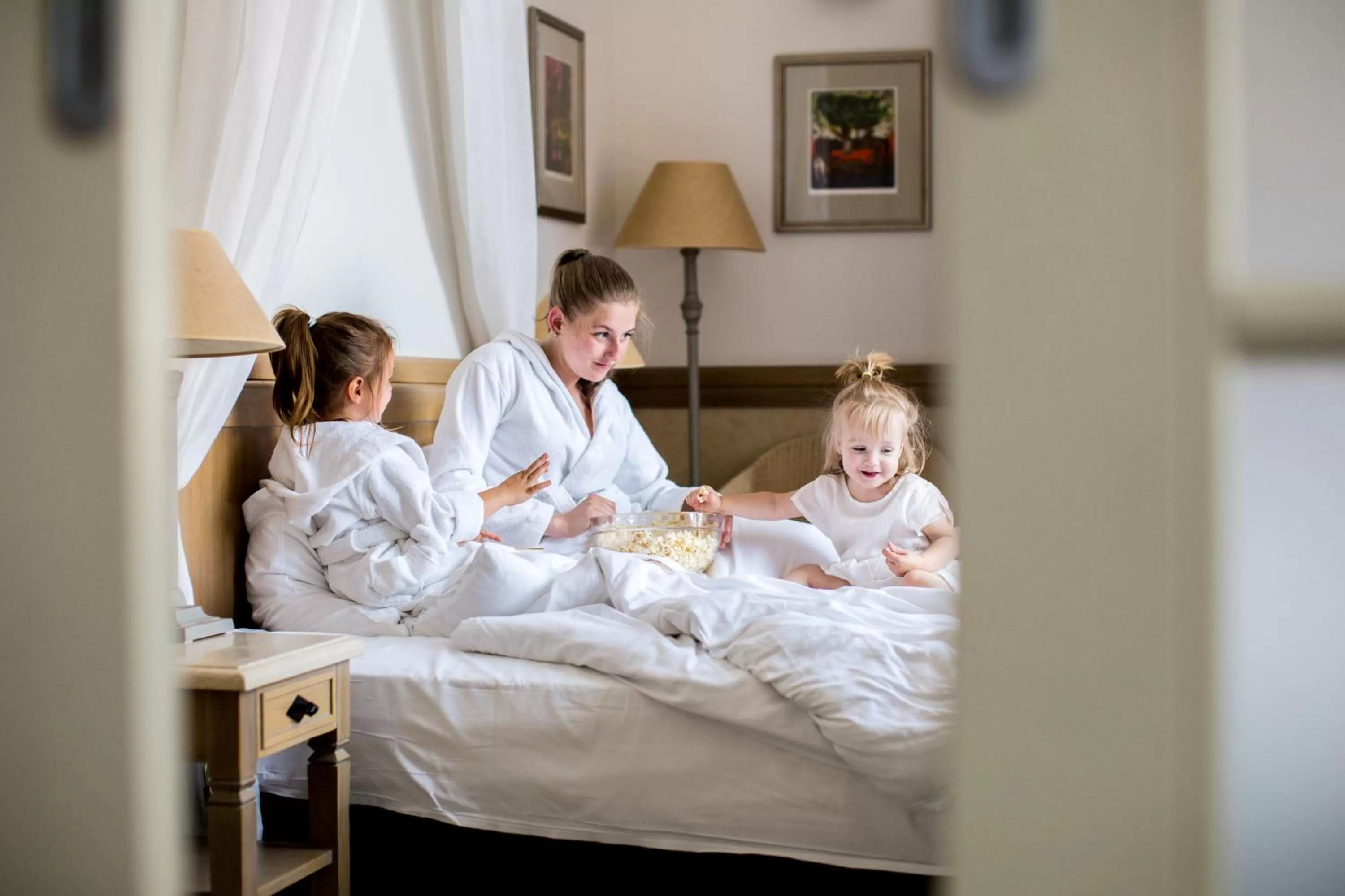 young children, Bed in Art Hotel