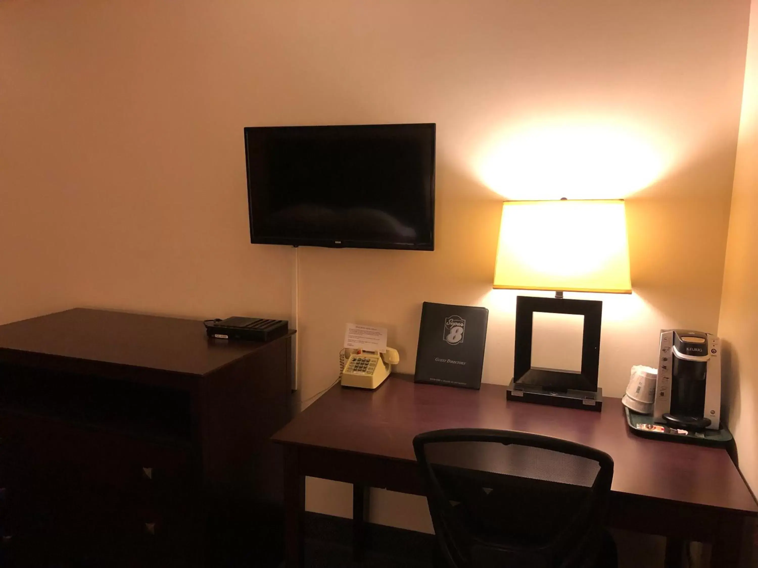 TV and multimedia, TV/Entertainment Center in Super 8 by Wyndham Superior WI