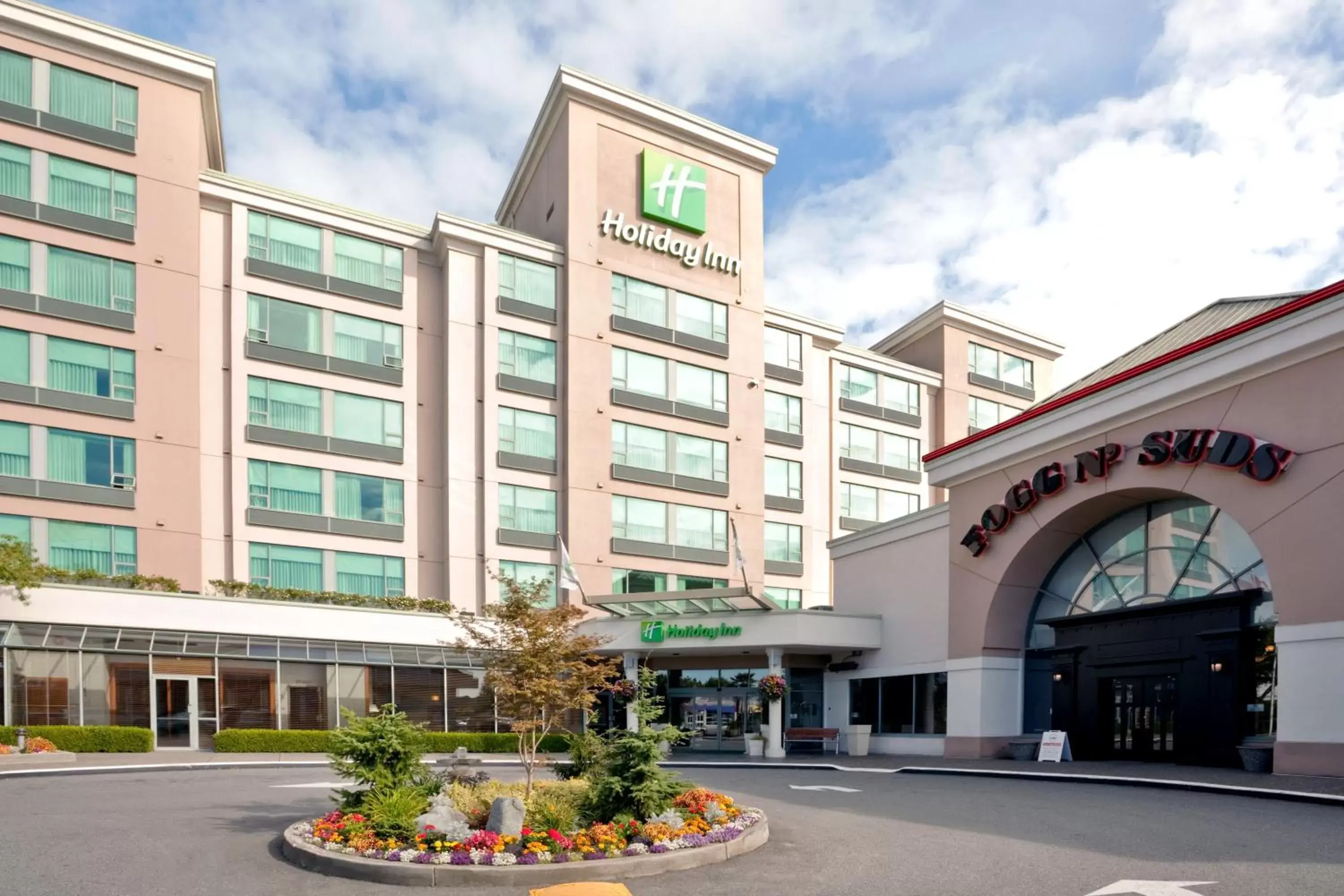Property Building in Holiday Inn Vancouver Airport Richmond, an IHG Hotel